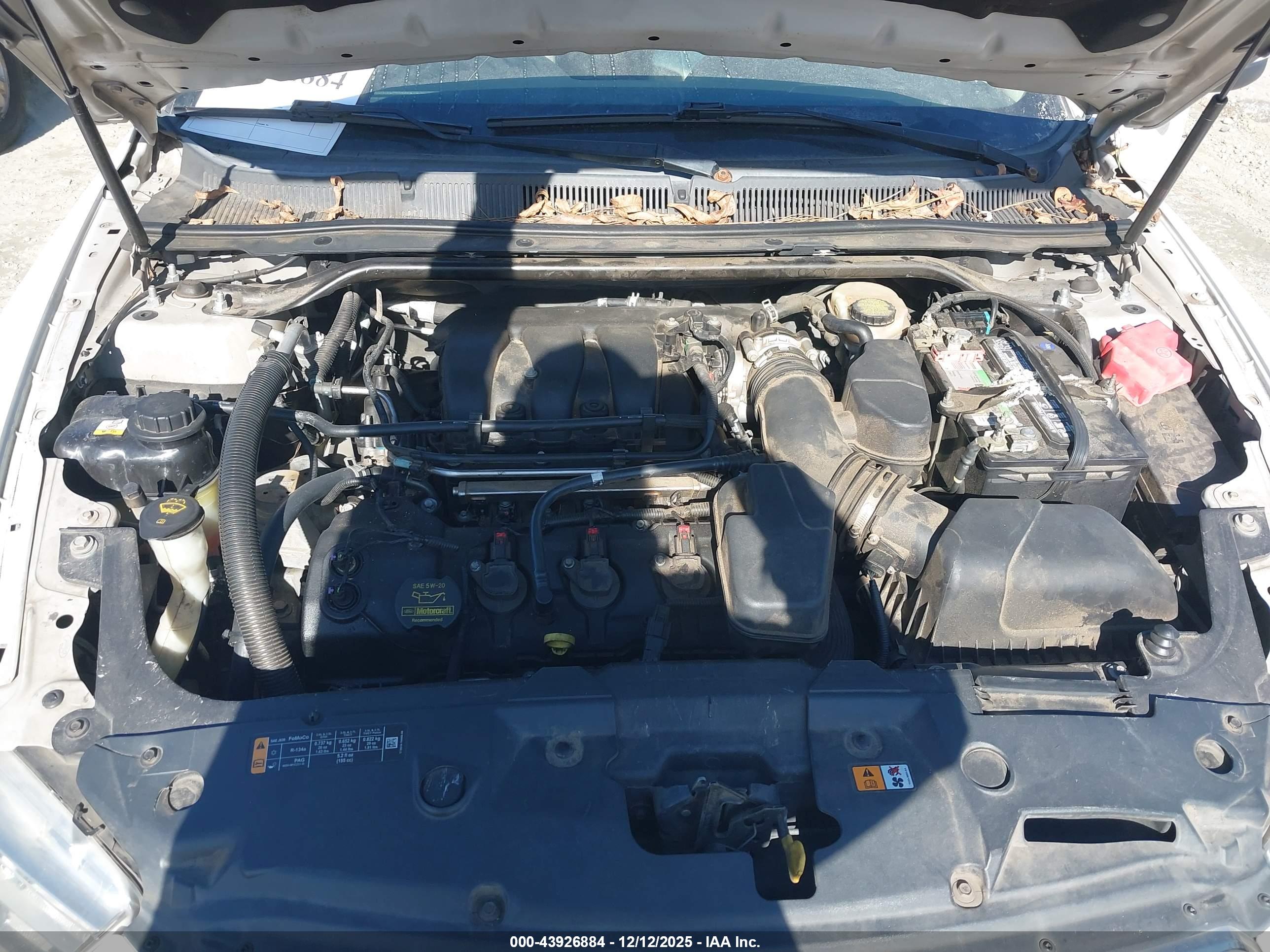FORD TAURUS image 10