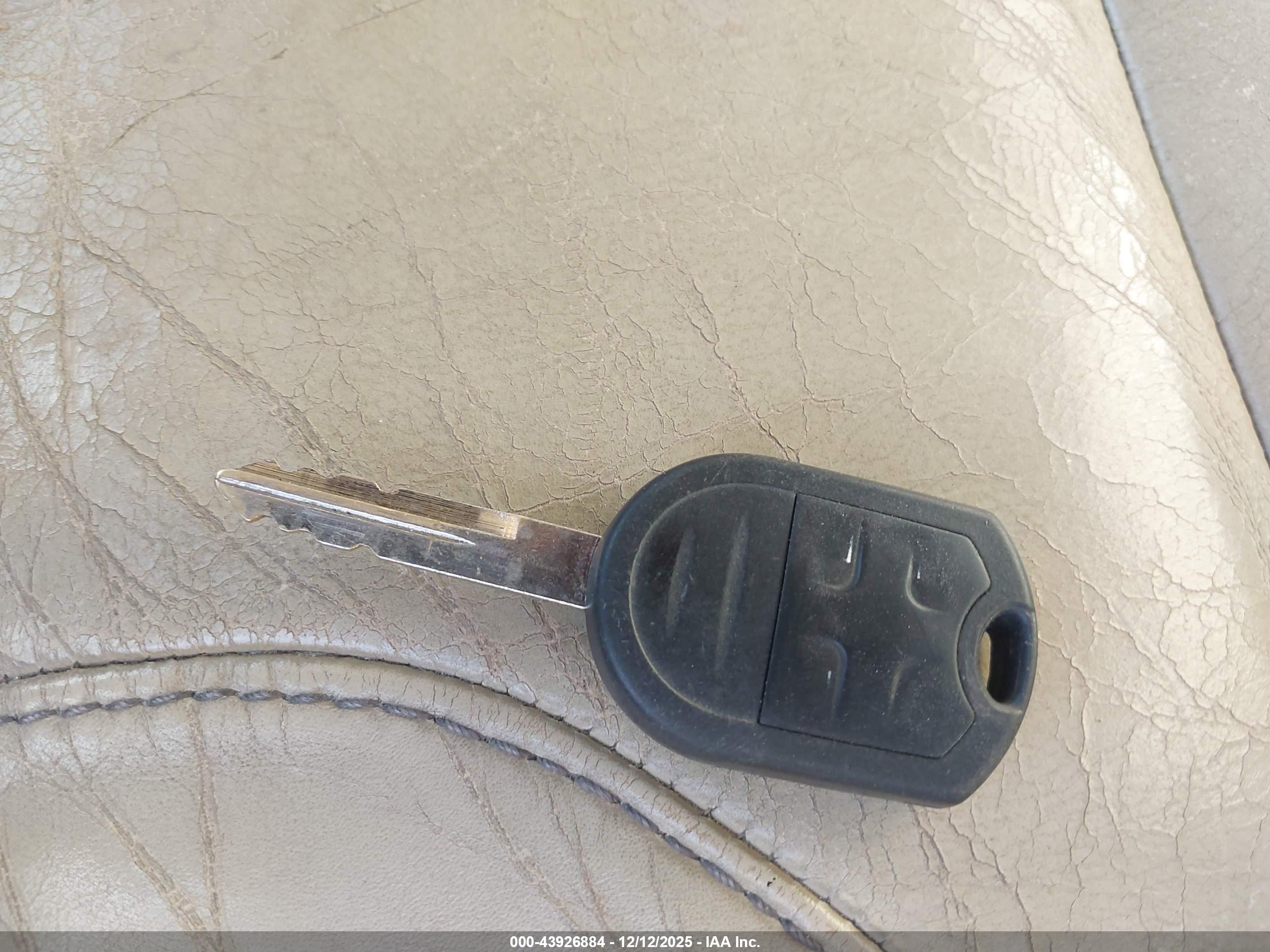 FORD TAURUS image 11