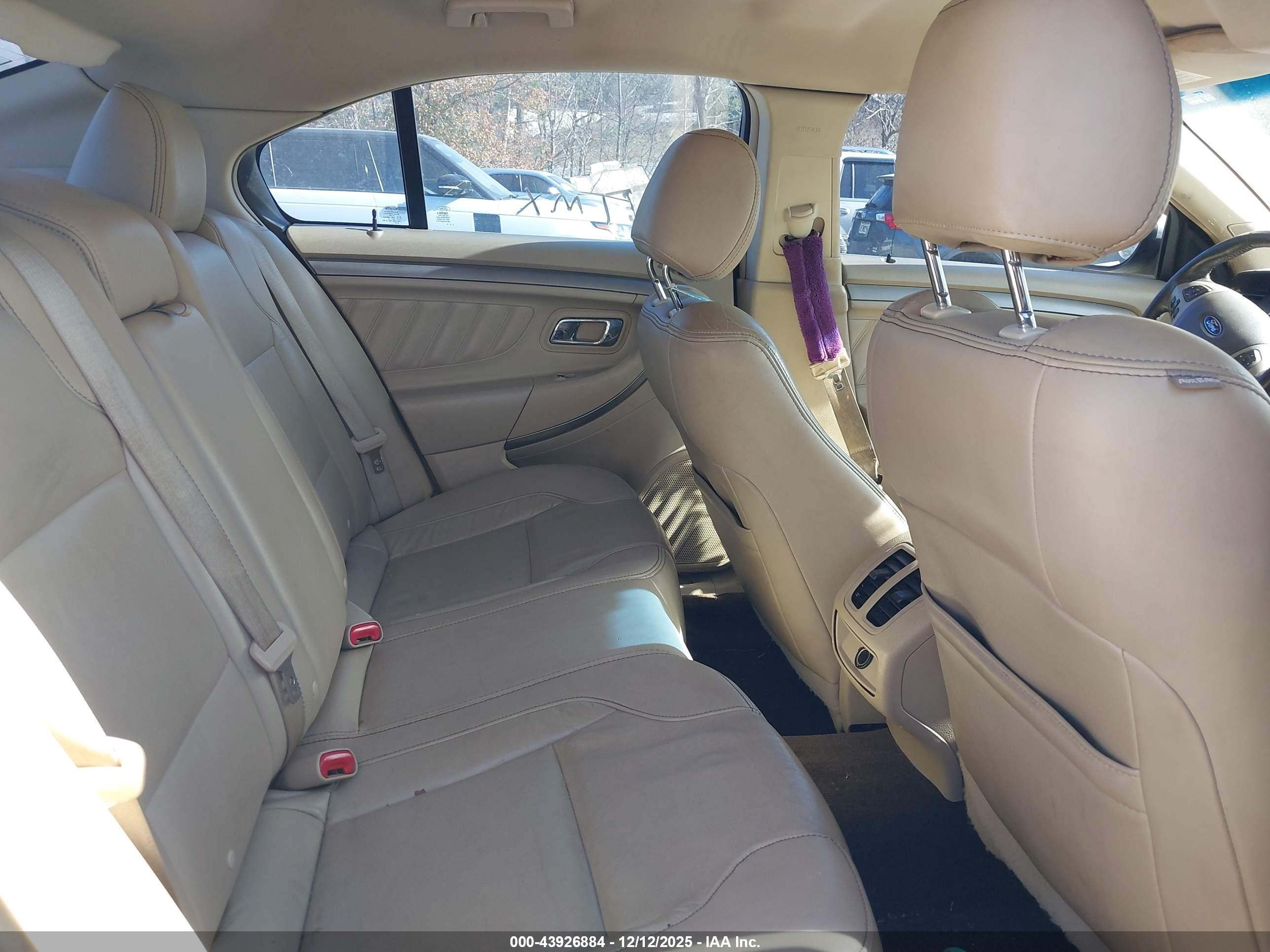 FORD TAURUS image 8