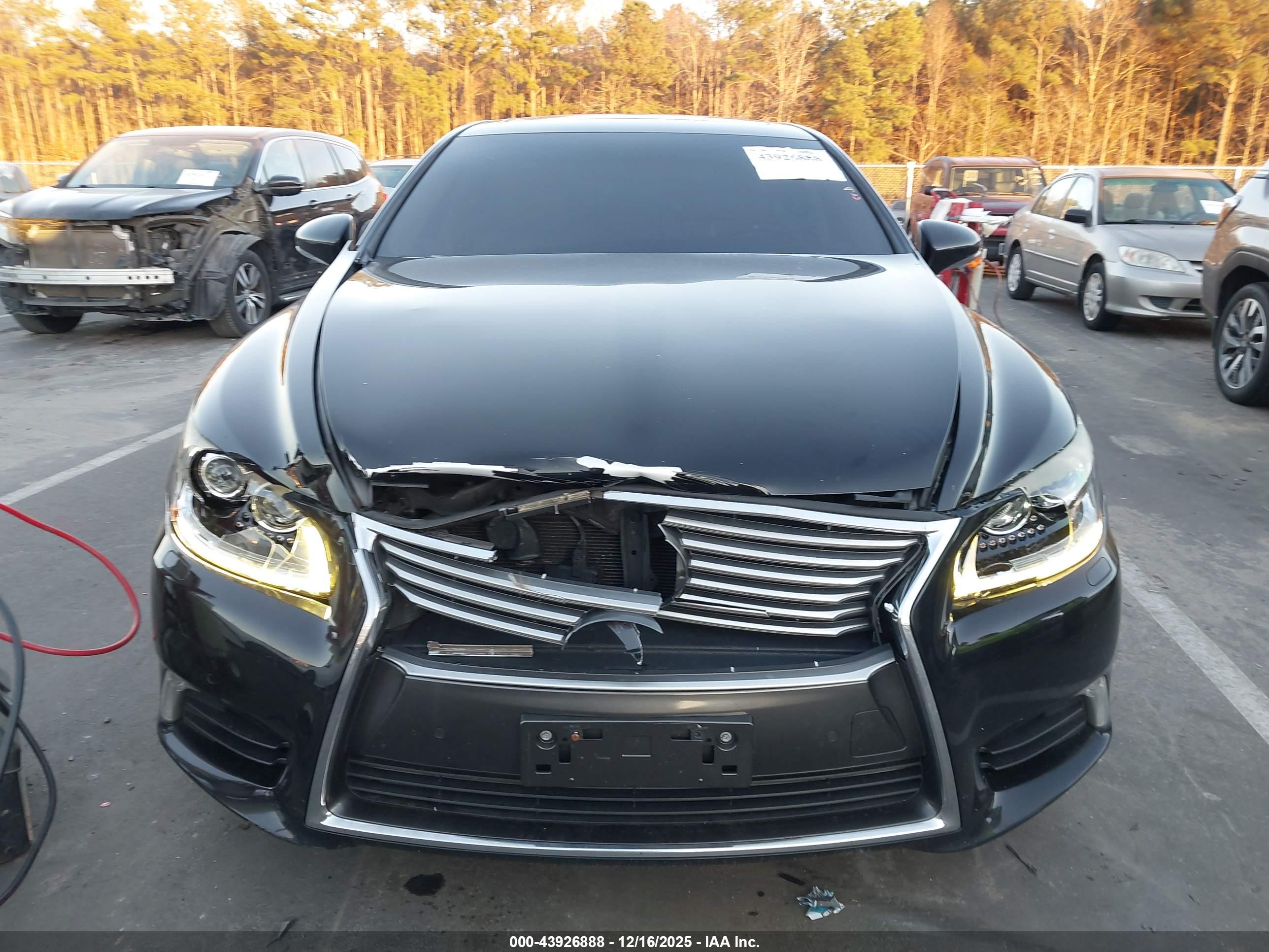 LEXUS LS image 6