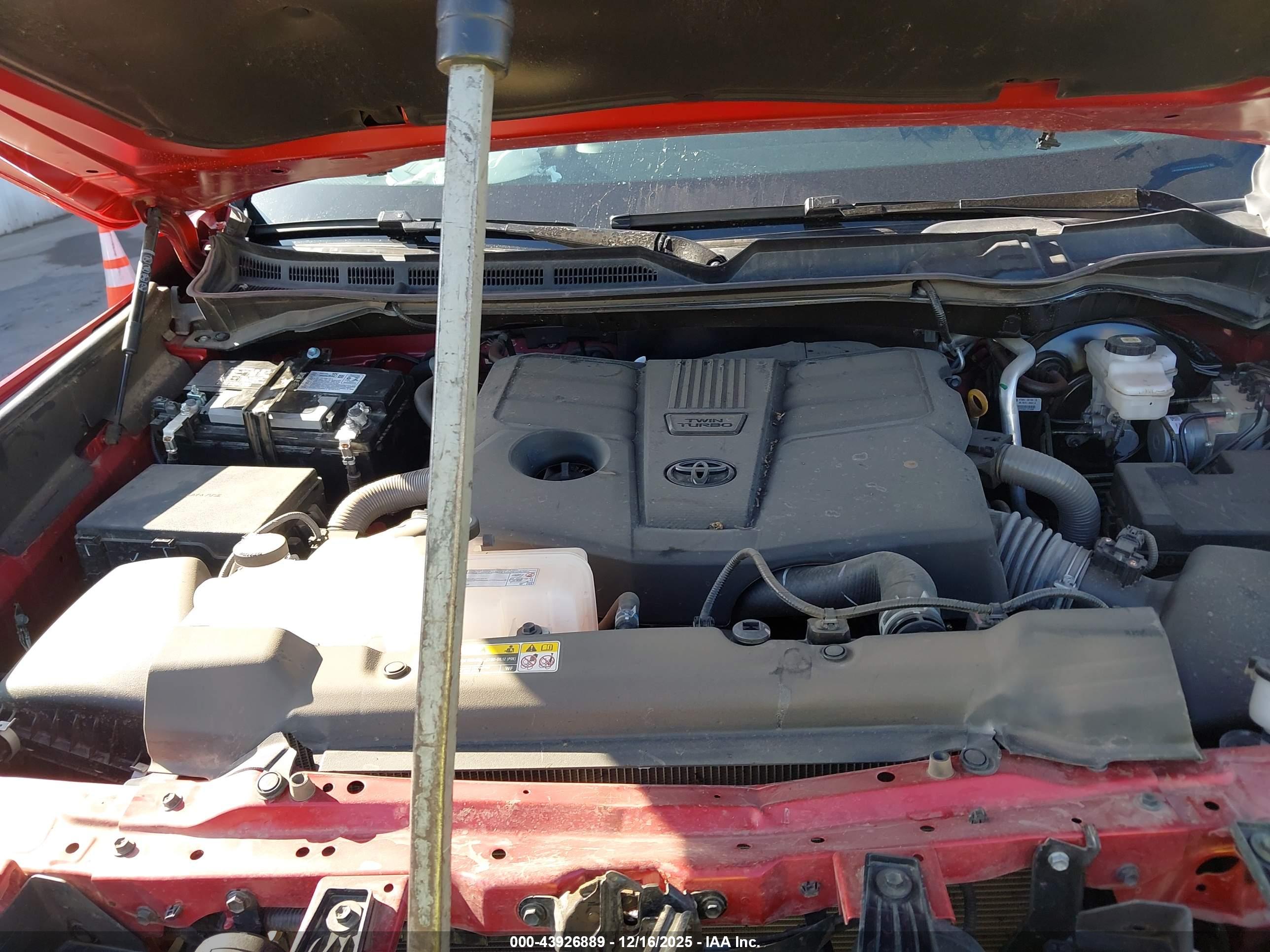 TOYOTA TUNDRA image 10