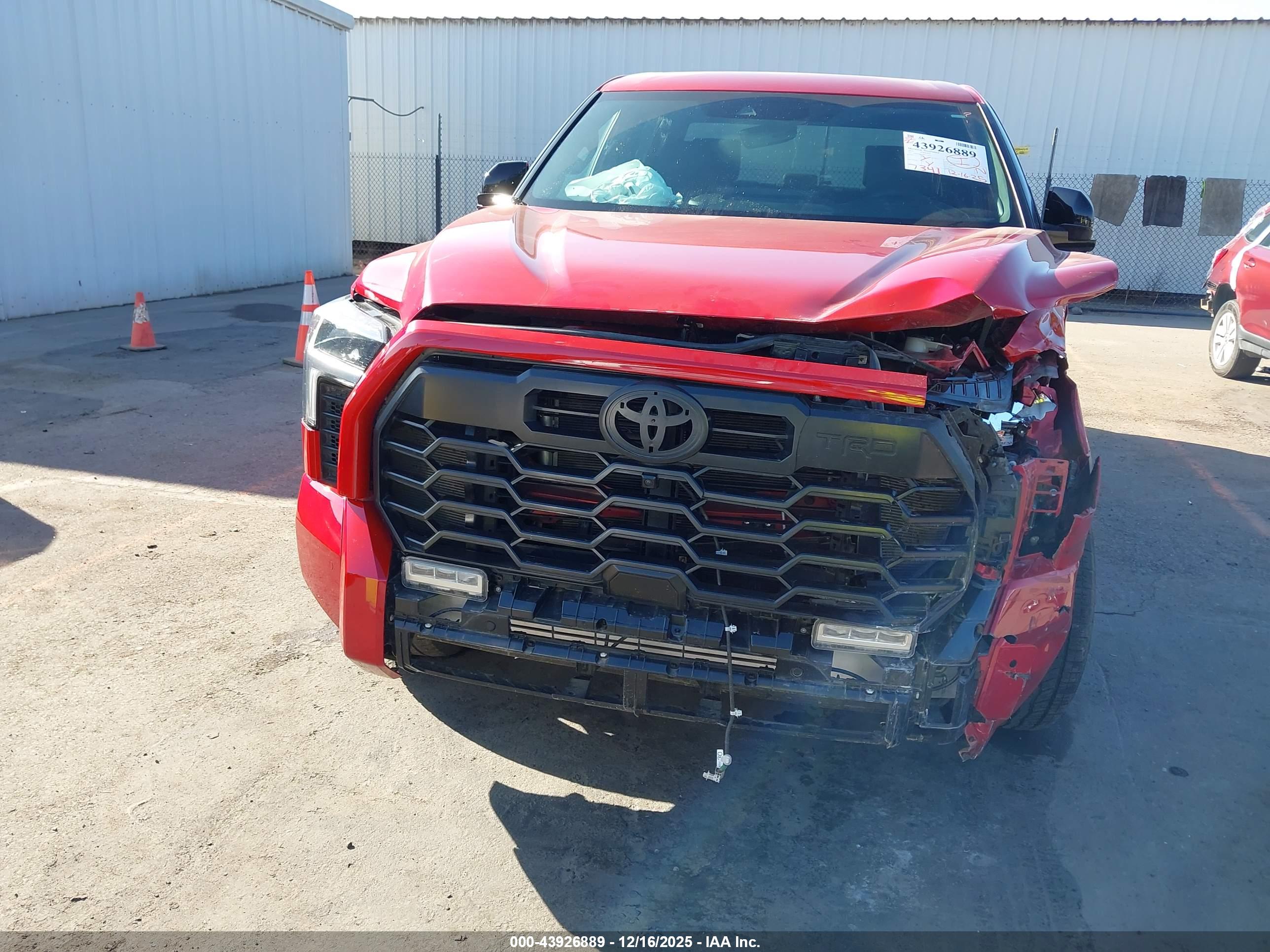 TOYOTA TUNDRA image 6