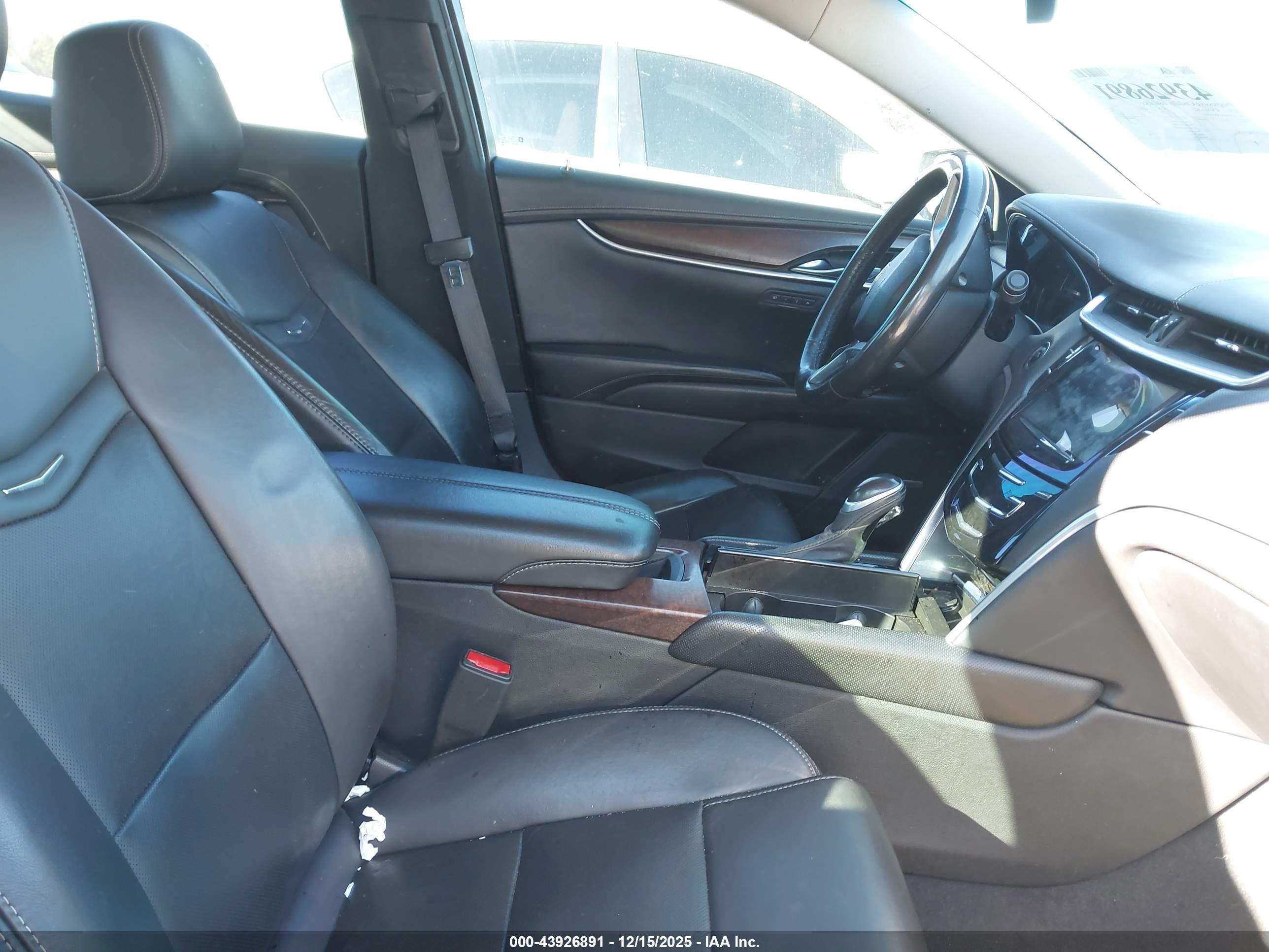 CADILLAC XTS image 5