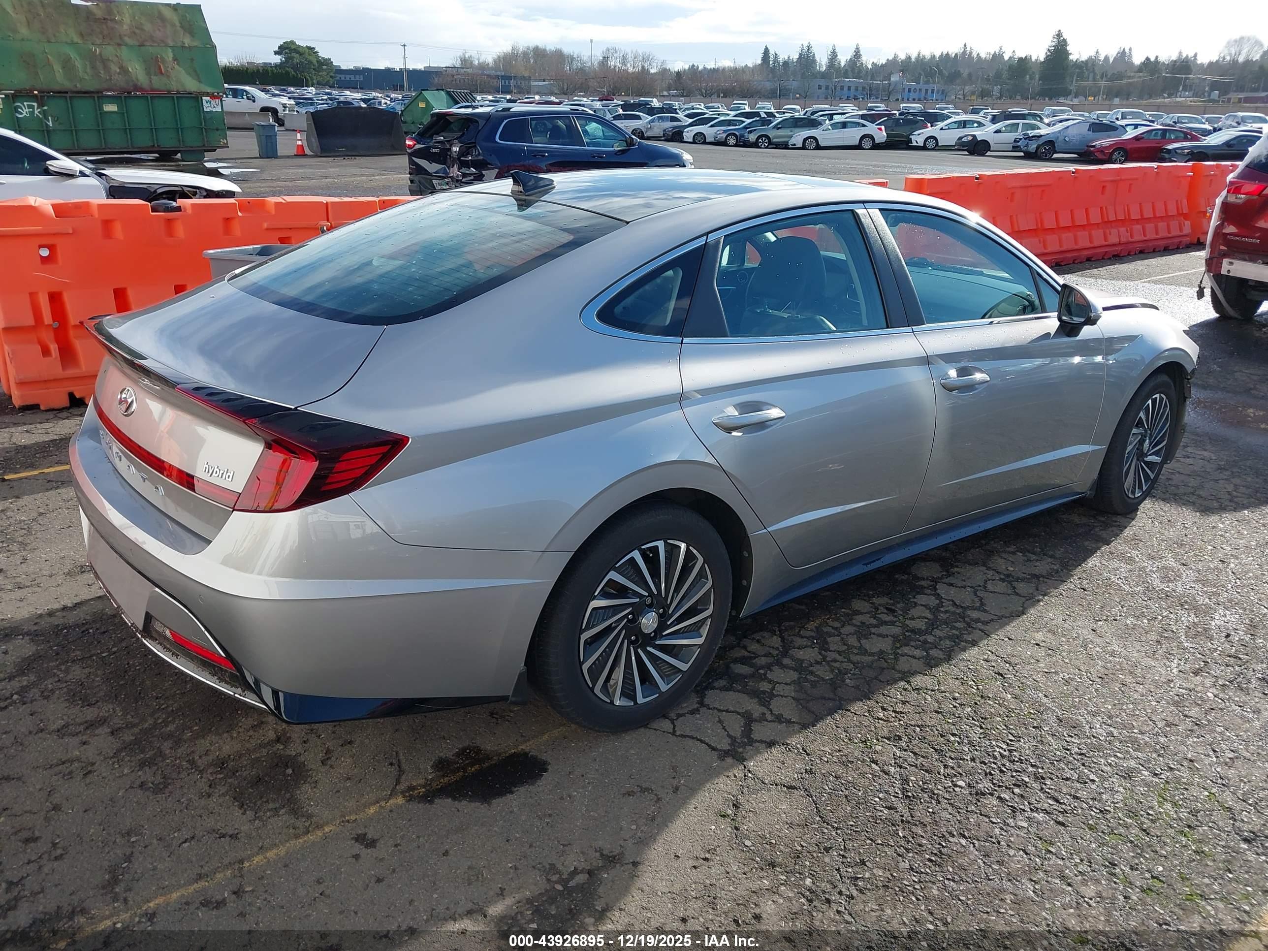 HYUNDAI SONATA image 4