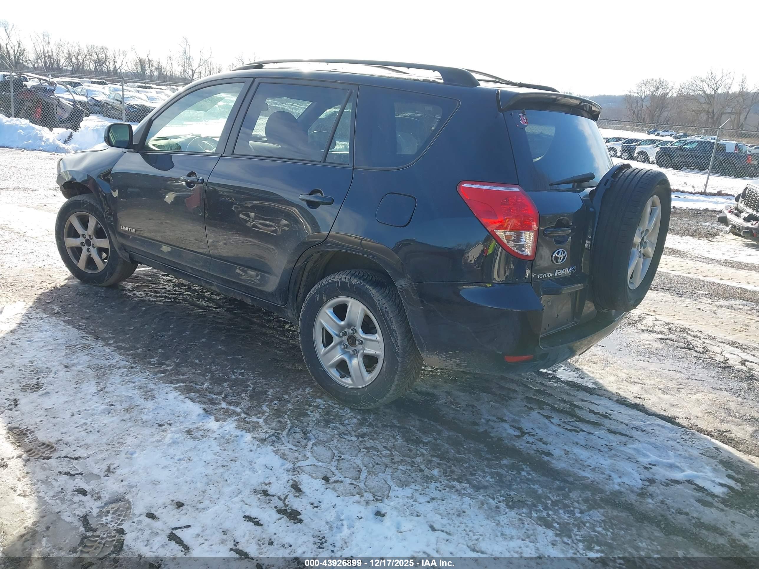 TOYOTA RAV4 image 3