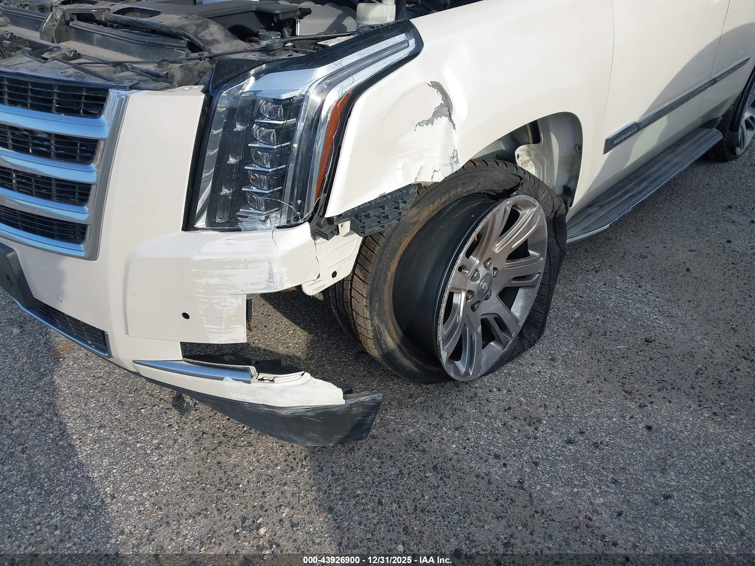 CADILLAC ESCALADE image 6