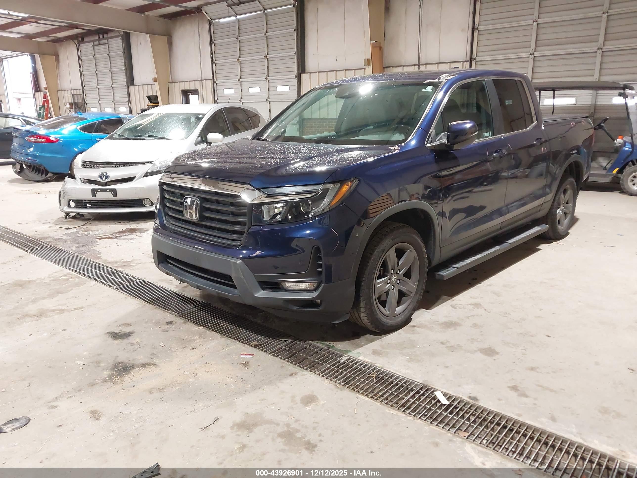 HONDA RIDGELINE image 2