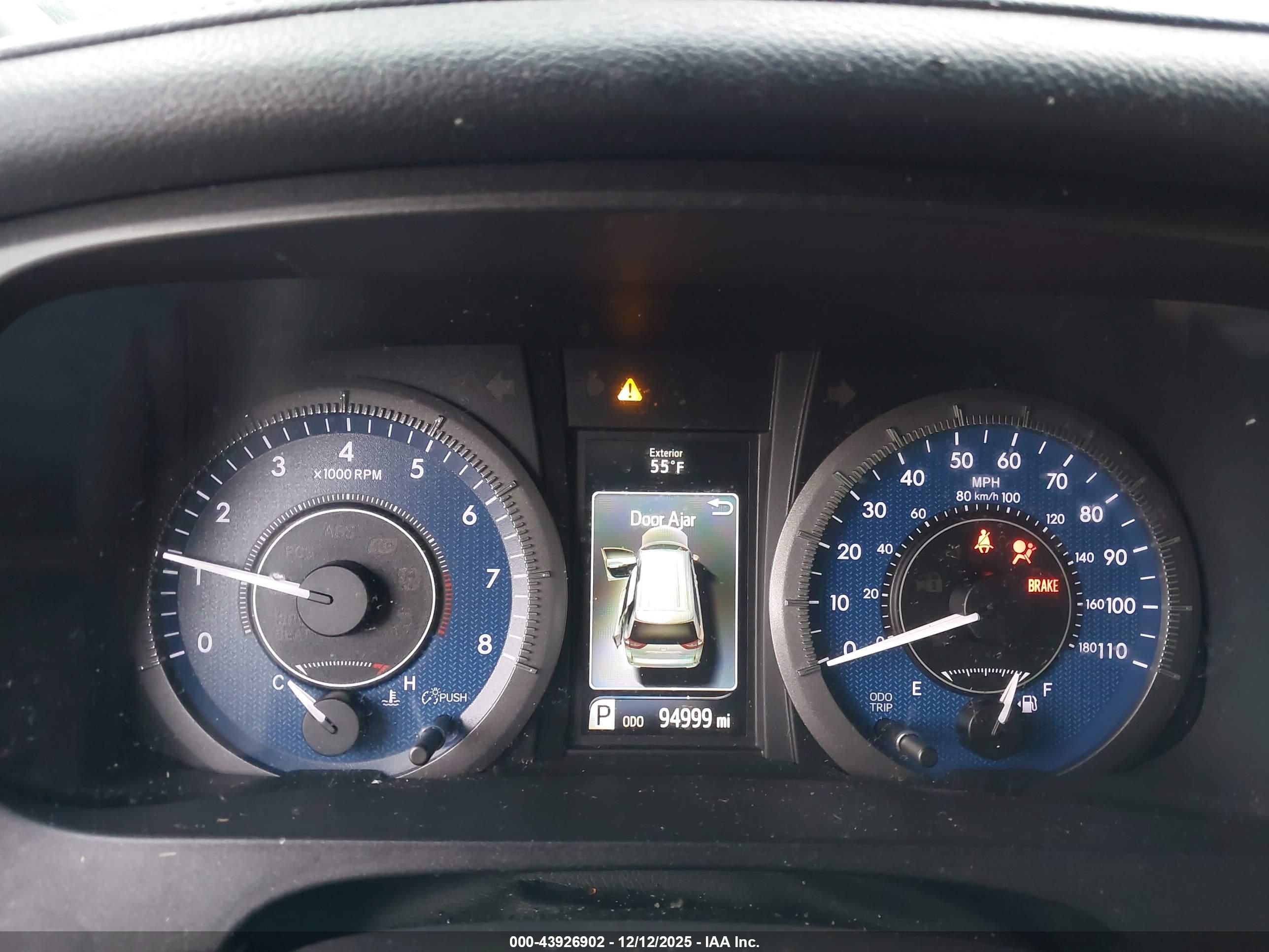 TOYOTA SIENNA image 7