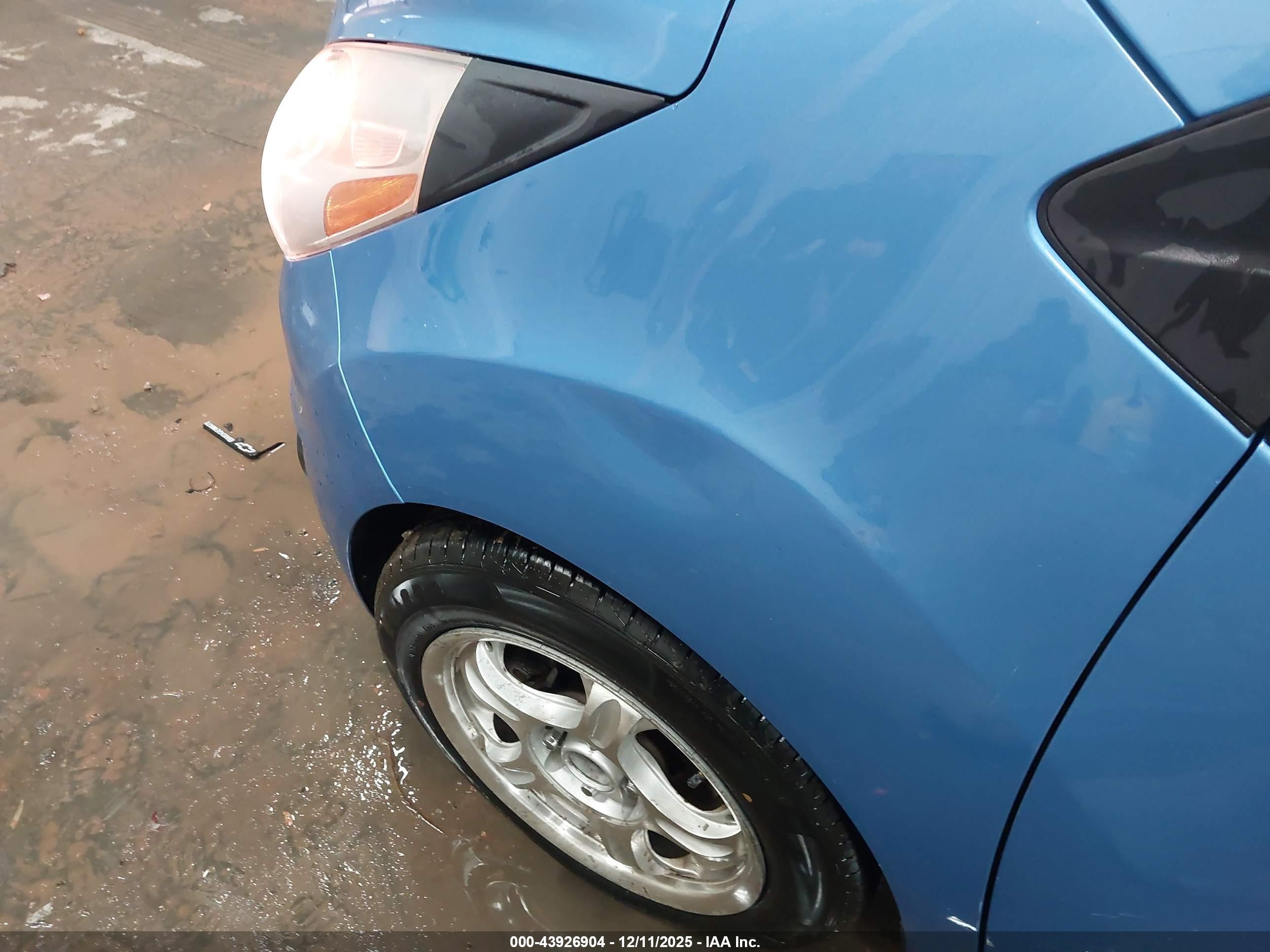CHEVROLET SPARK image 6