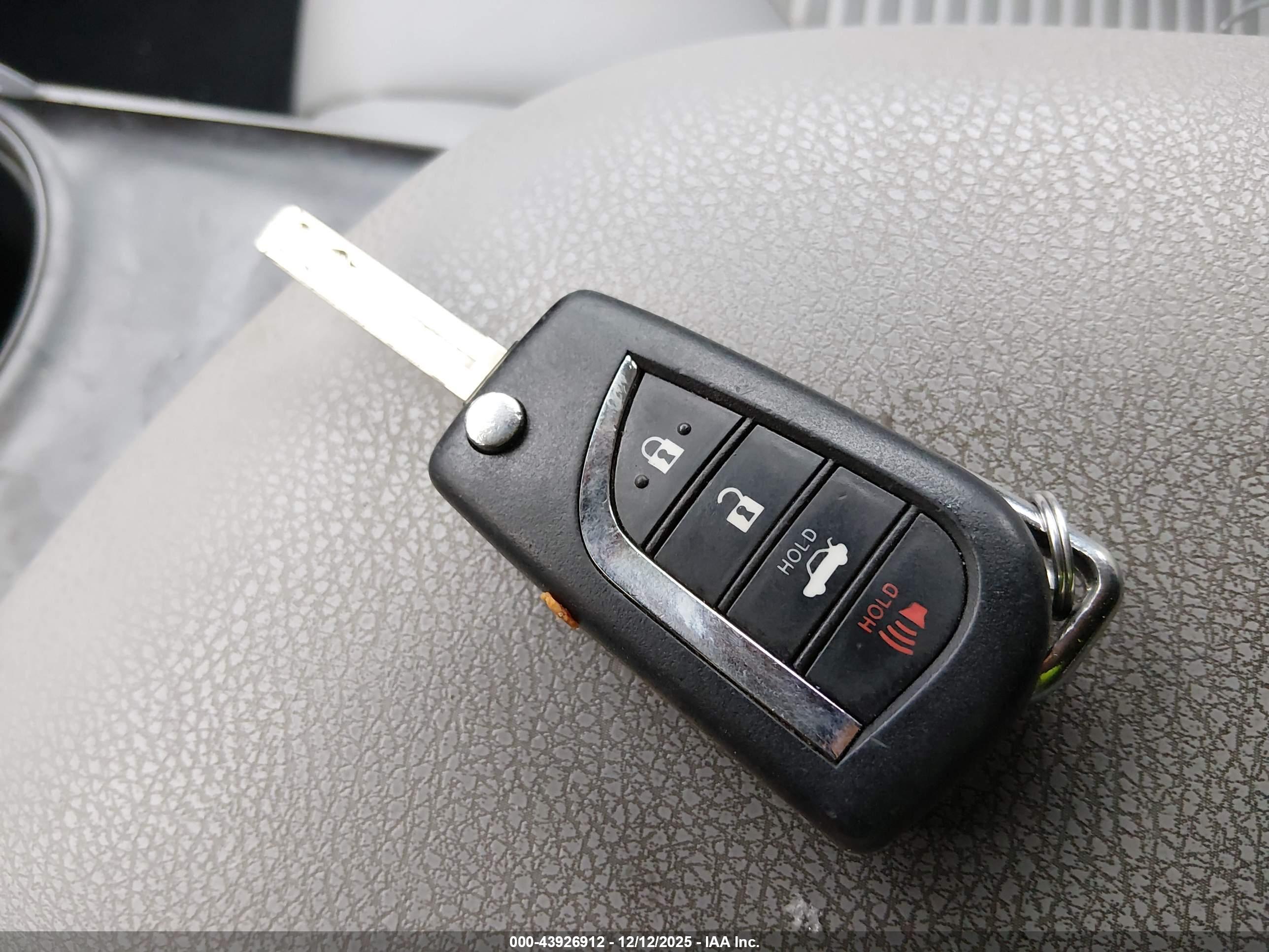 TOYOTA CAMRY image 11