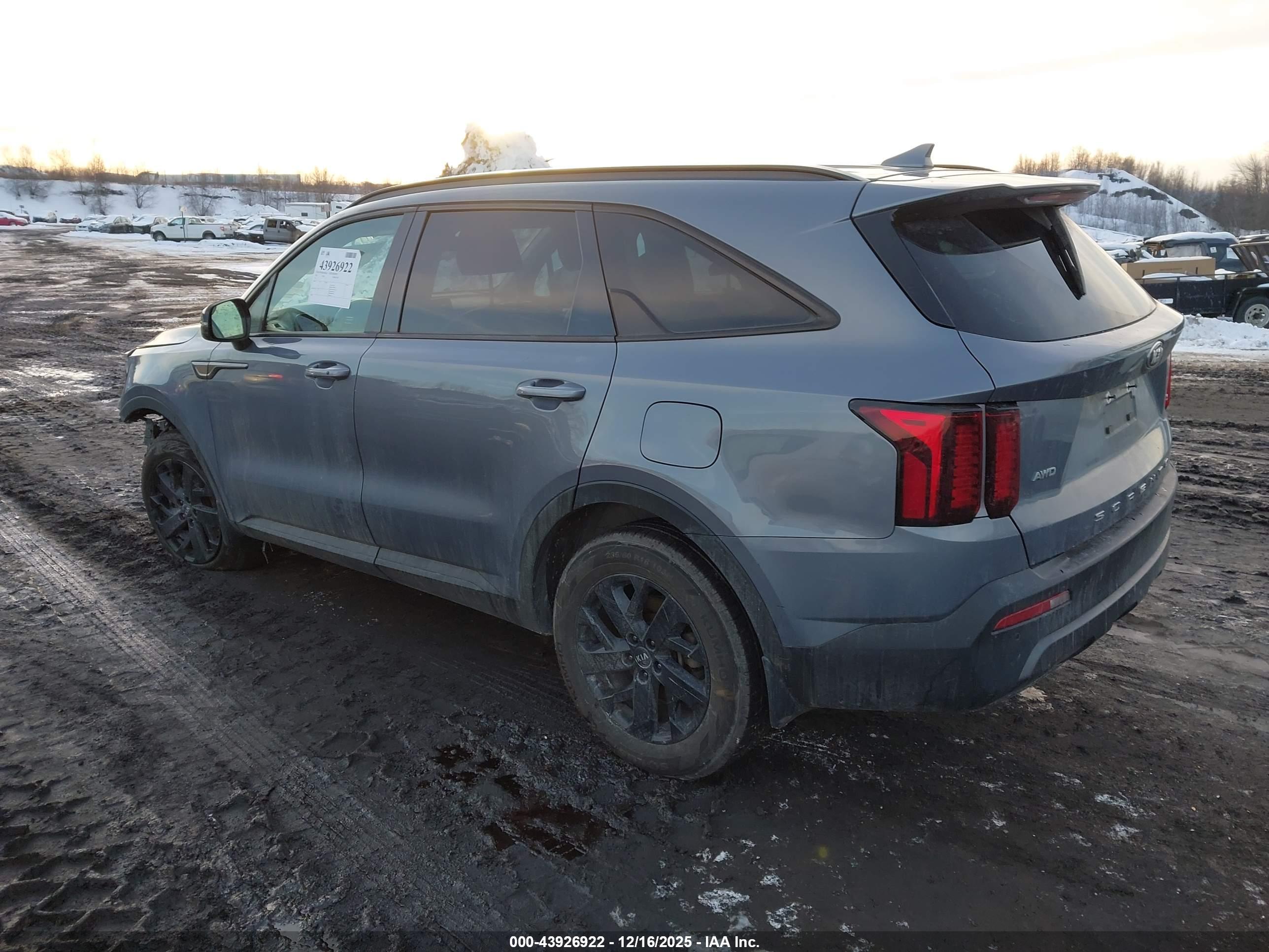 KIA SORENTO image 3