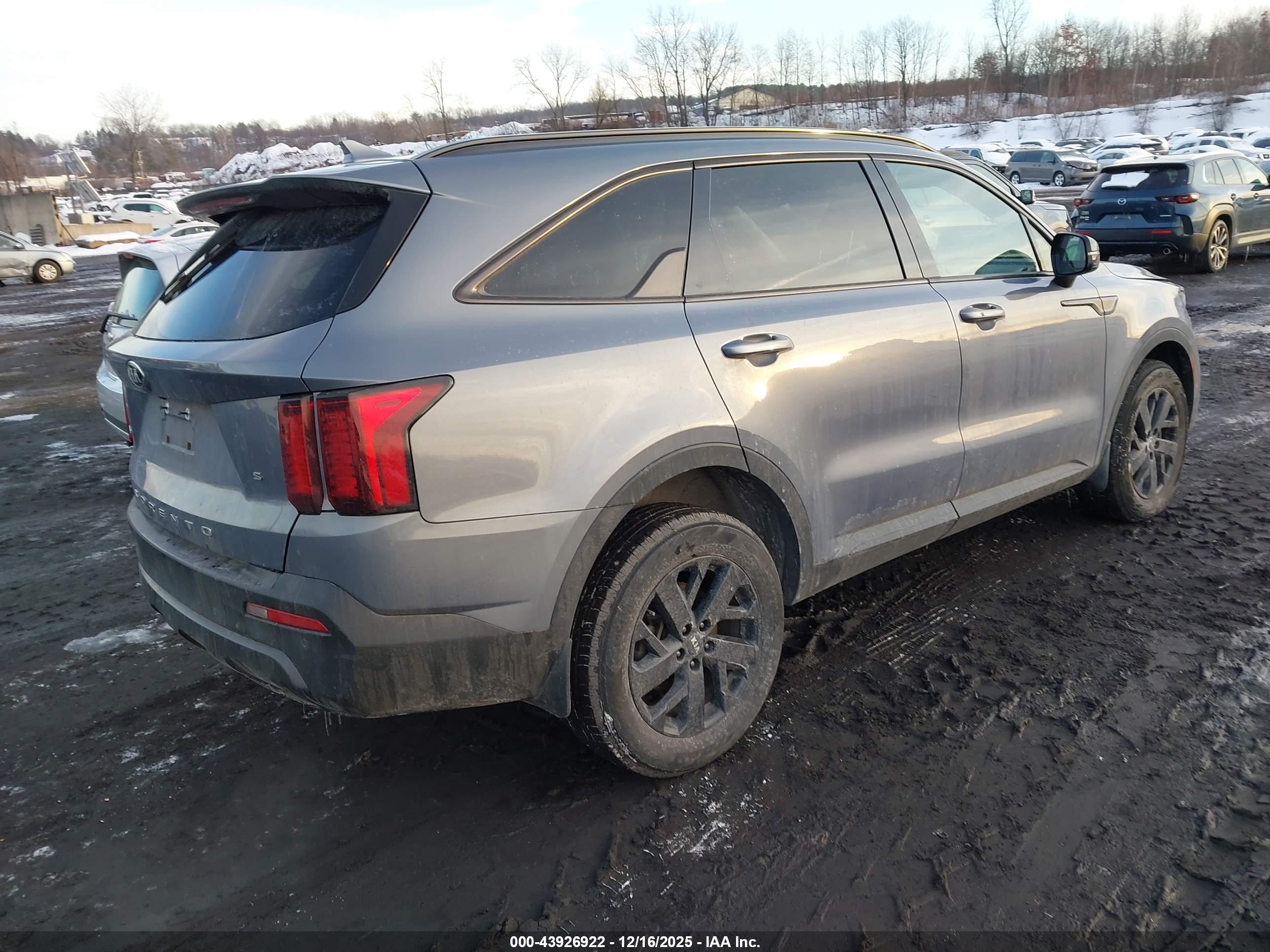 KIA SORENTO image 4
