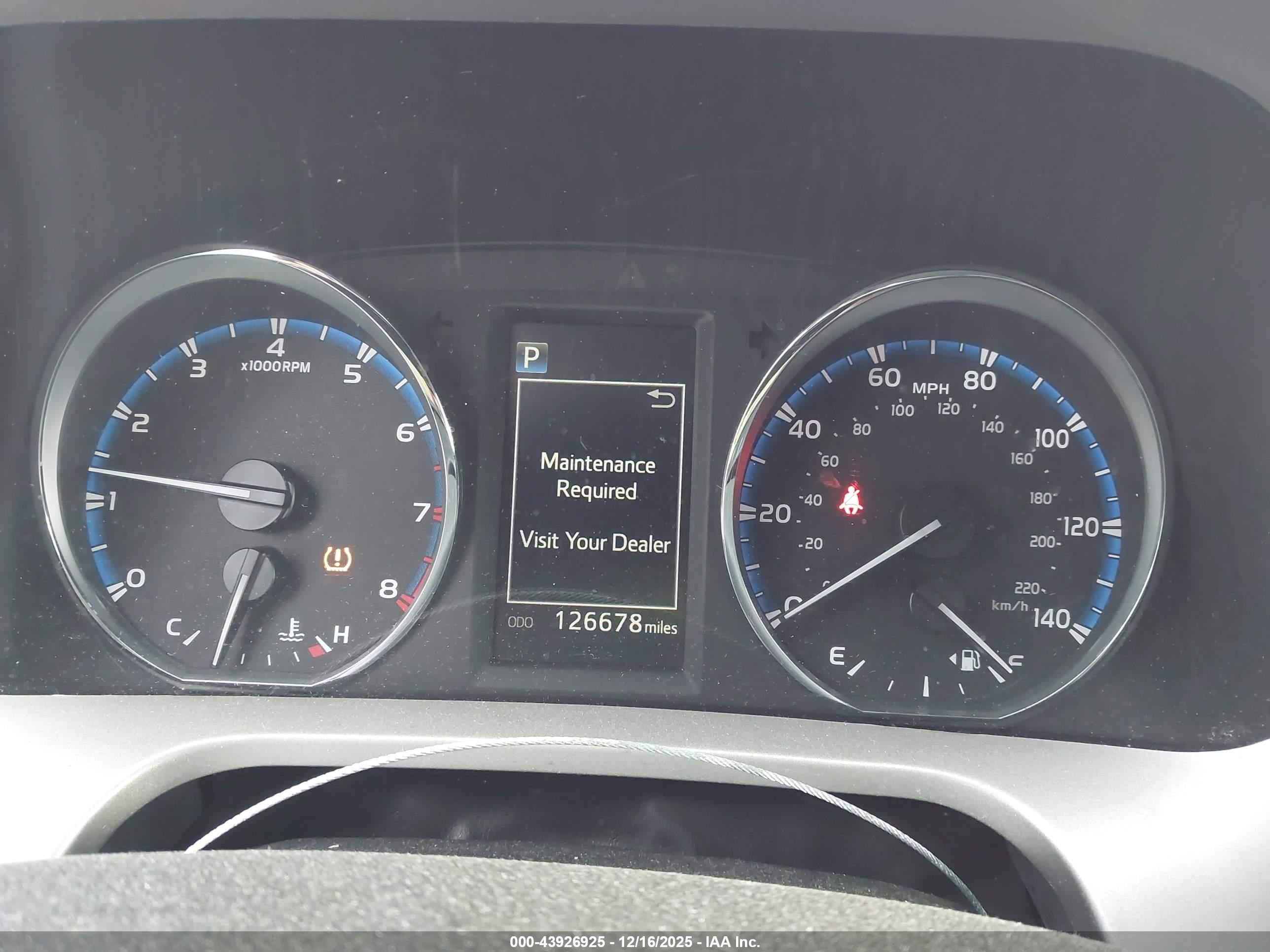 TOYOTA RAV4 image 7