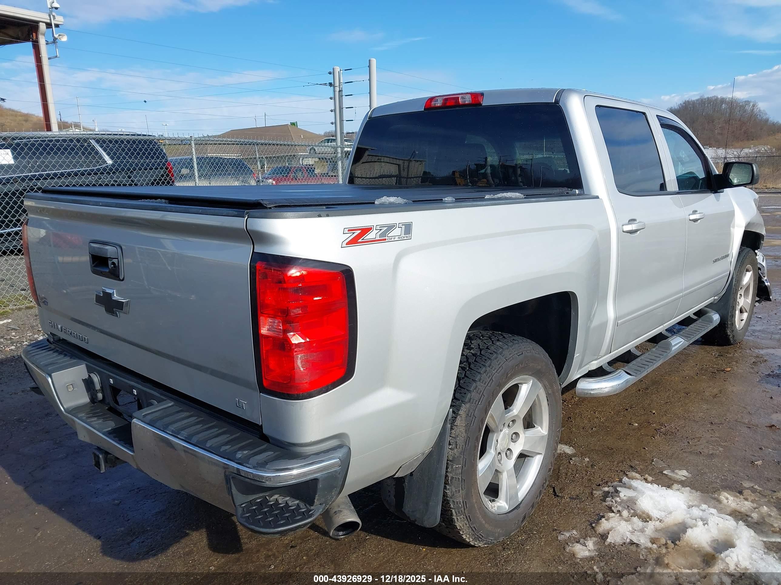 CHEVROLET SILVERADO image 4