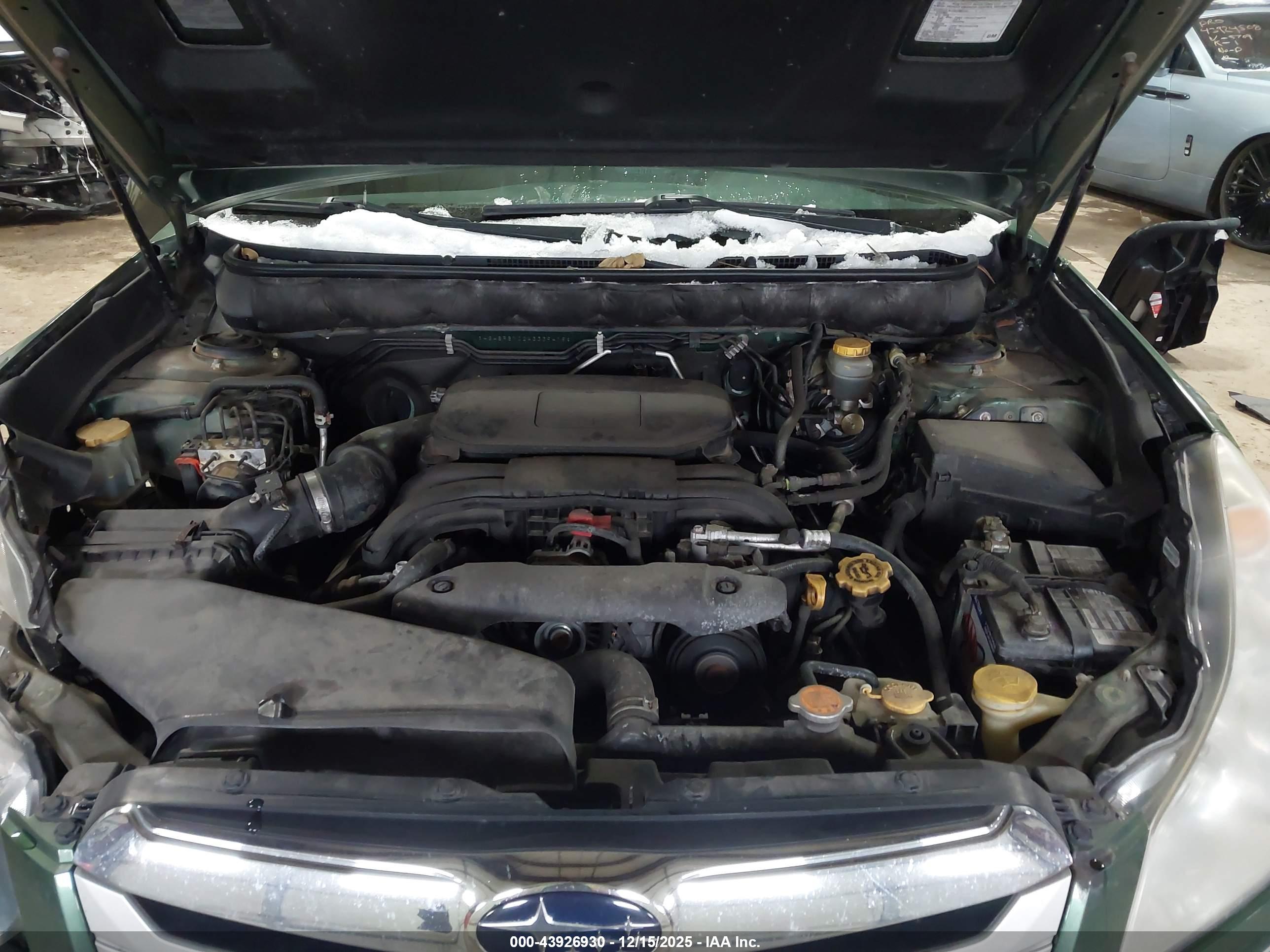 SUBARU OUTBACK image 10