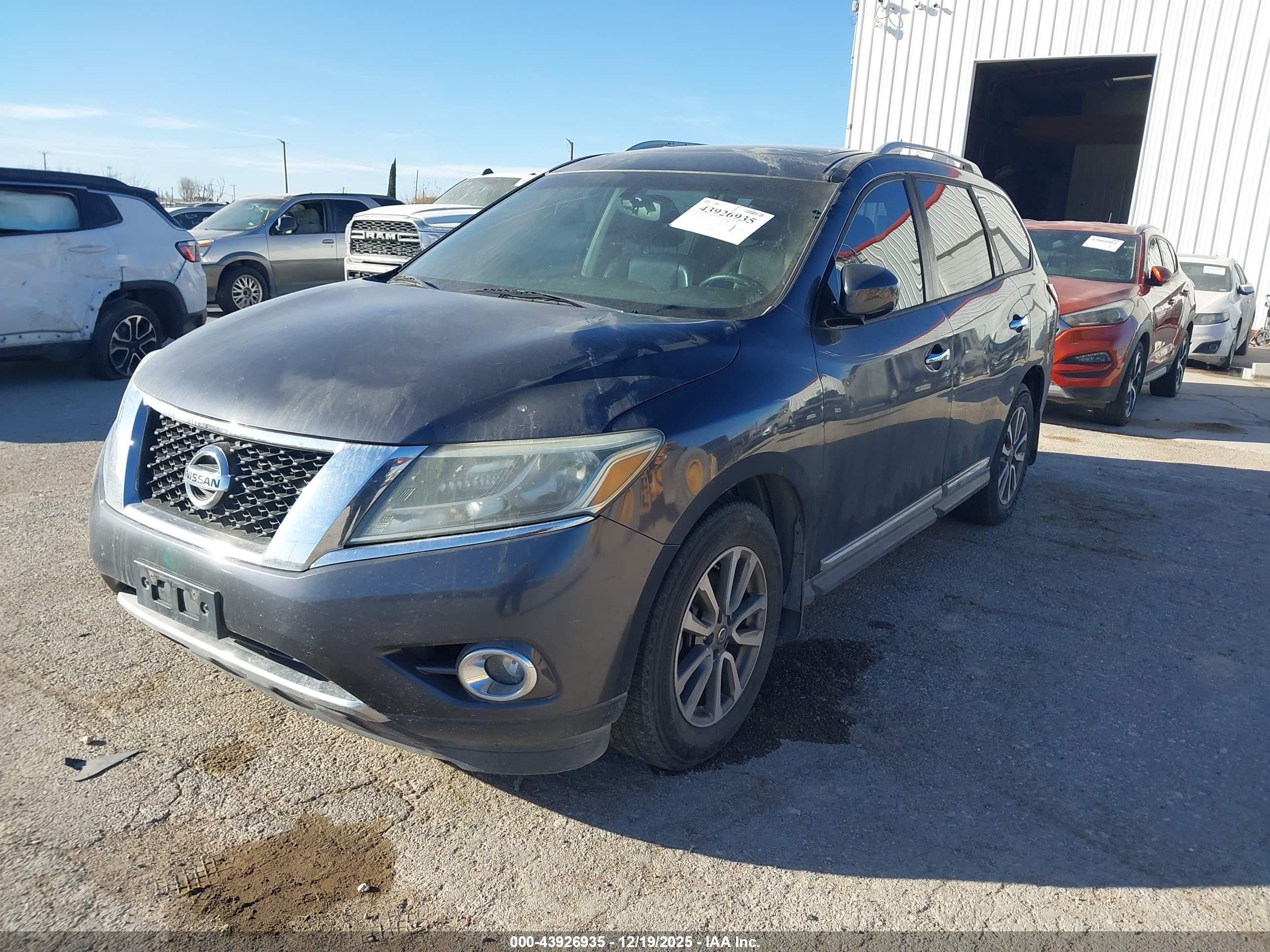 NISSAN PATHFINDER image 2