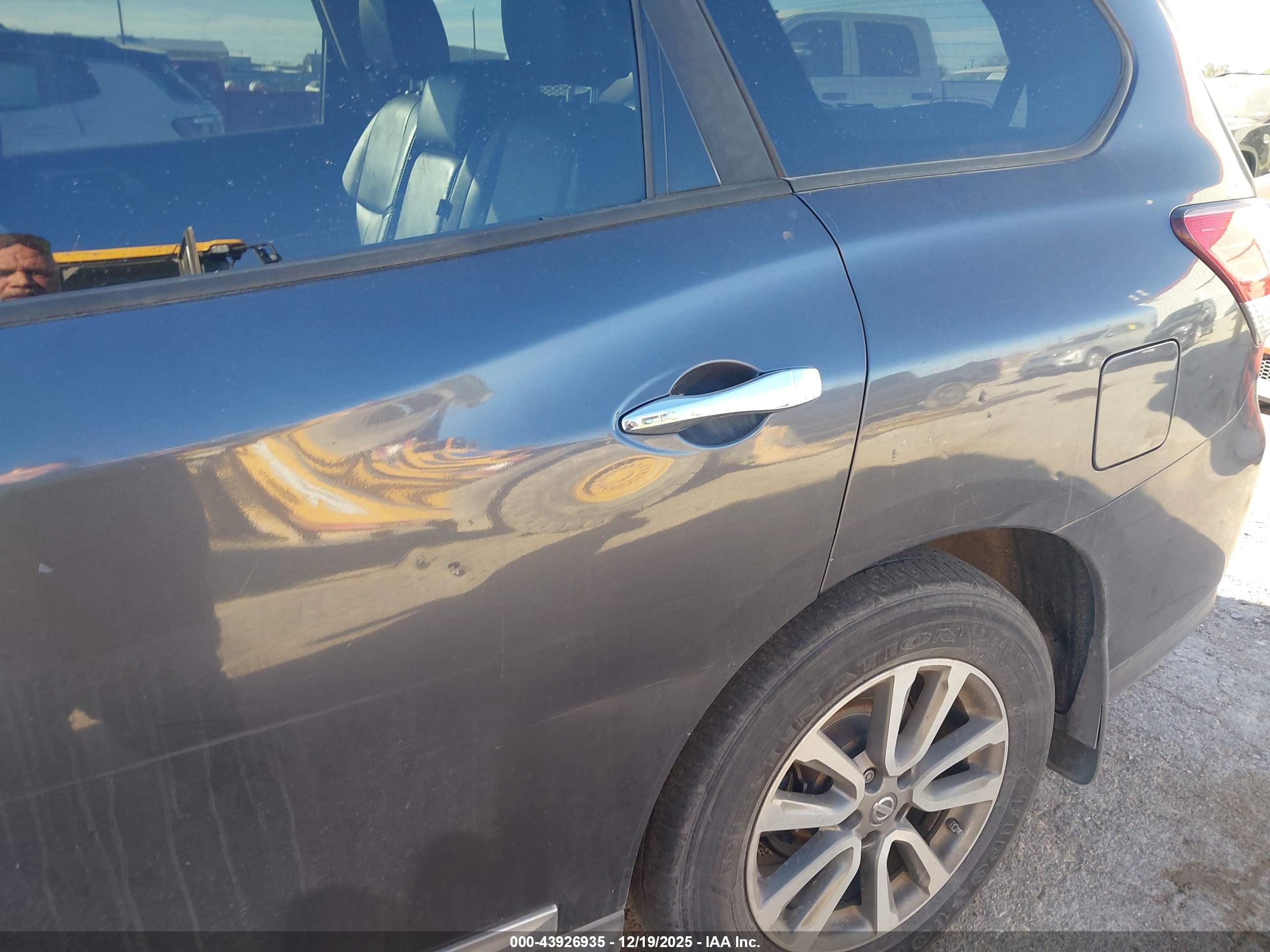 NISSAN PATHFINDER image 6