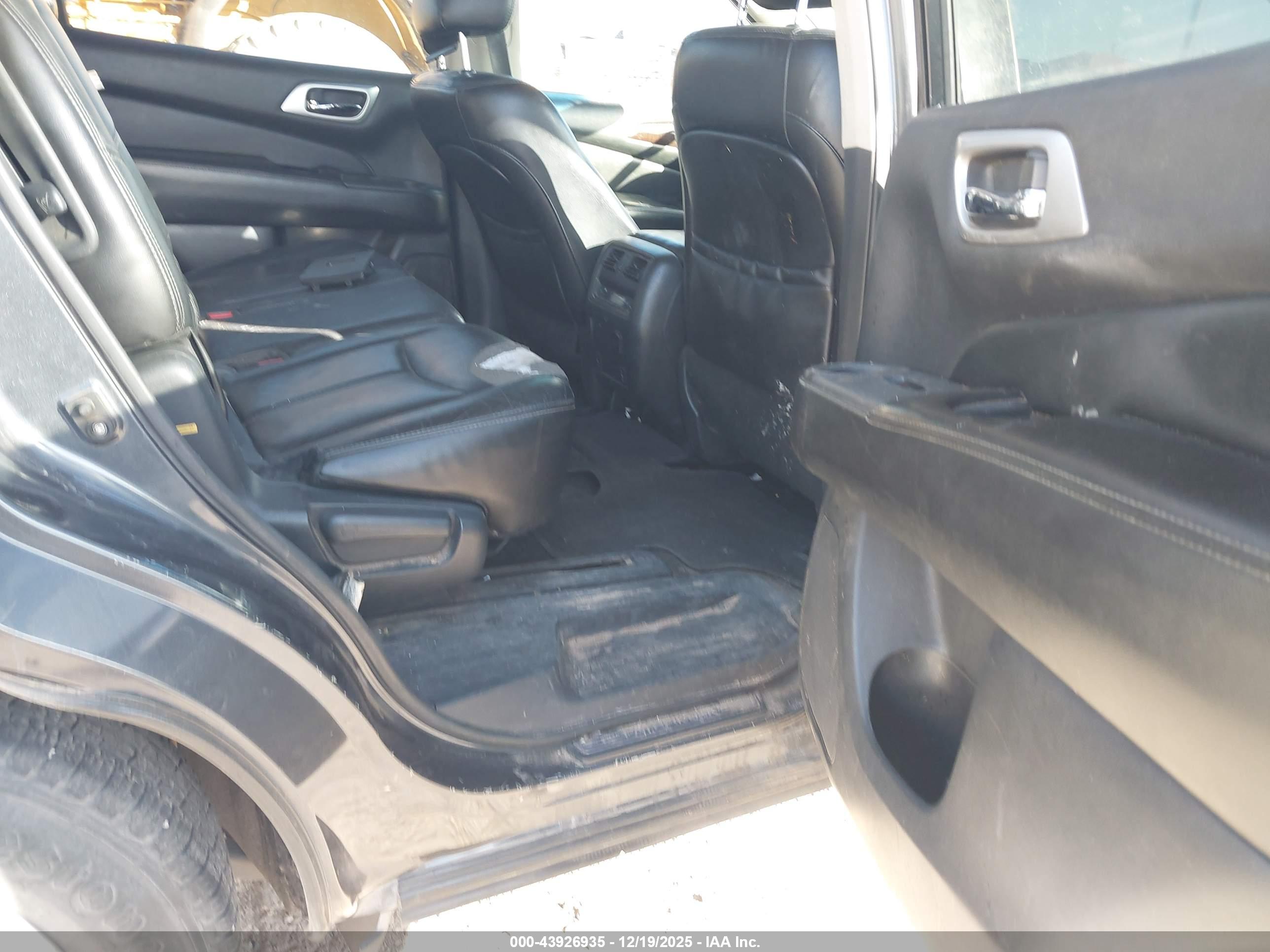 NISSAN PATHFINDER image 8