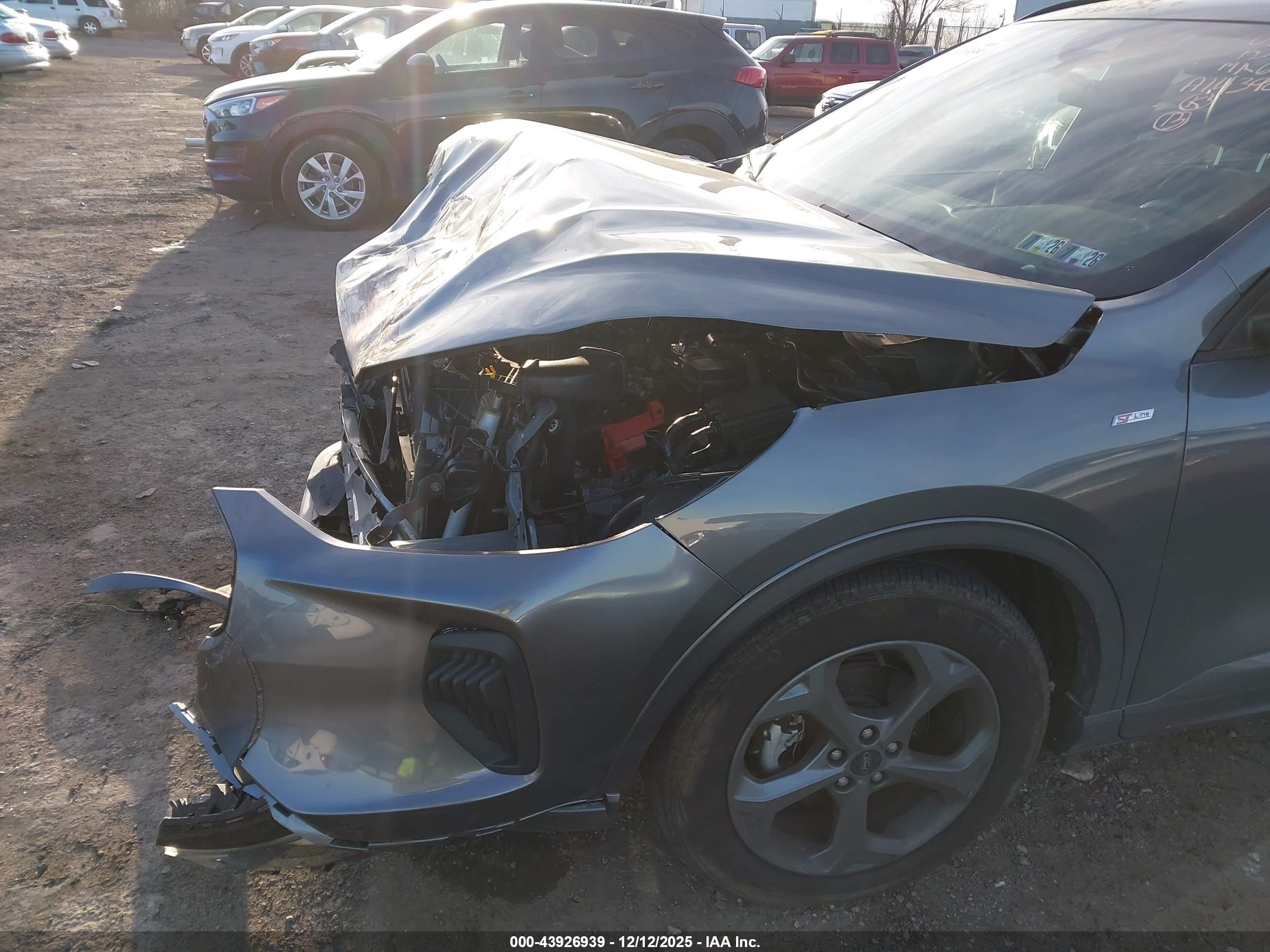 FORD ESCAPE image 6