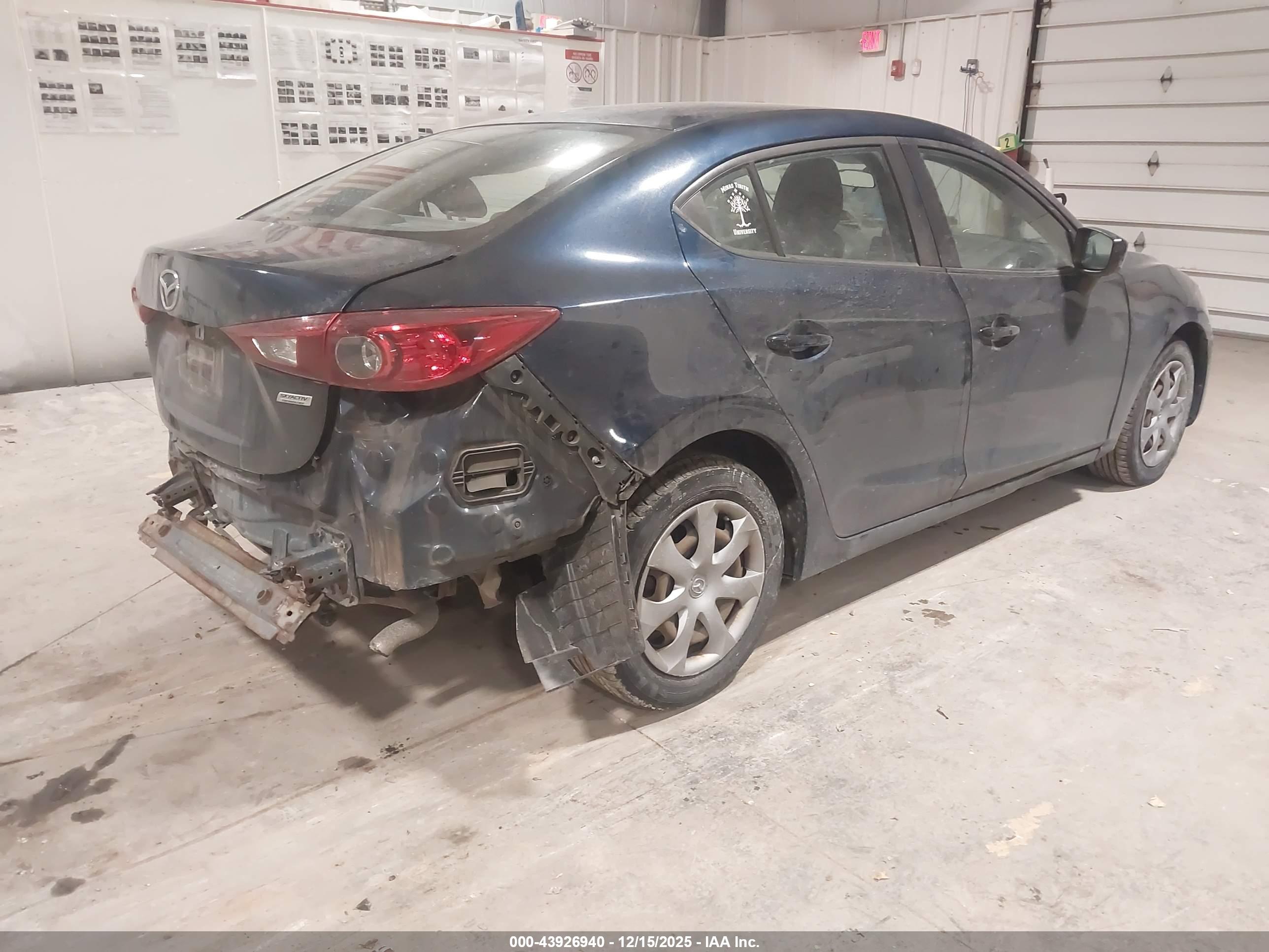 MAZDA MAZDA3 image 4