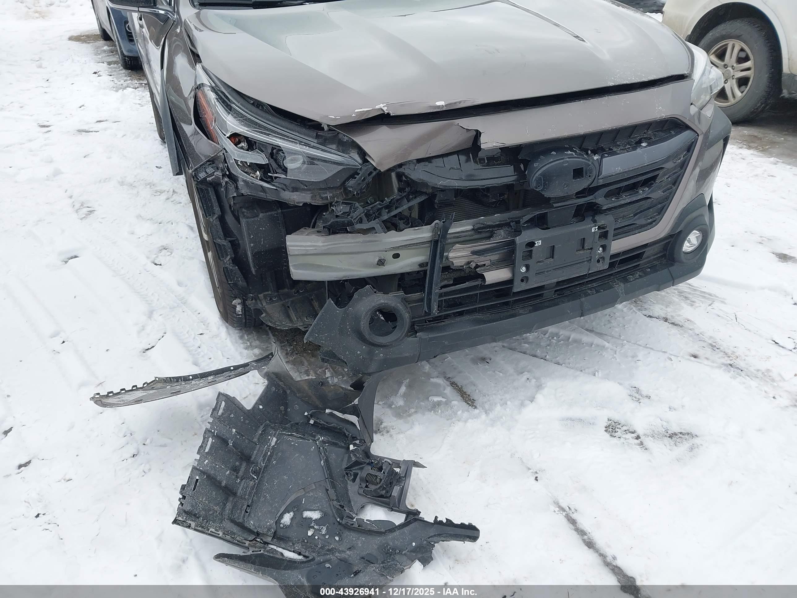 SUBARU OUTBACK image 6