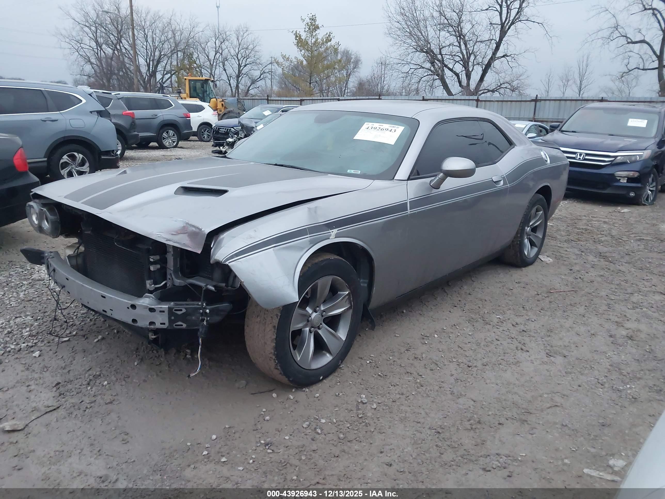 DODGE CHALLENGER image 2