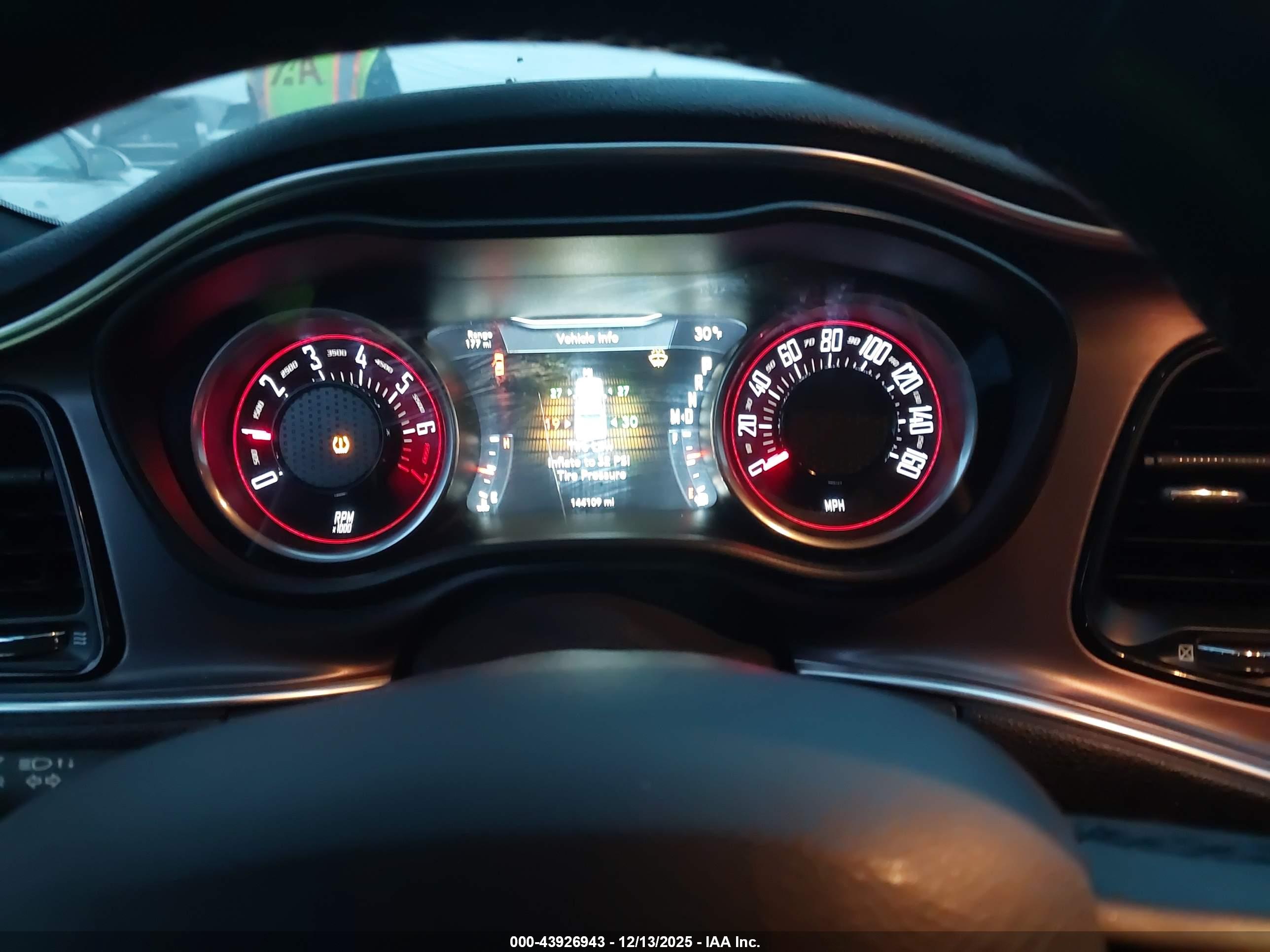 DODGE CHALLENGER image 7