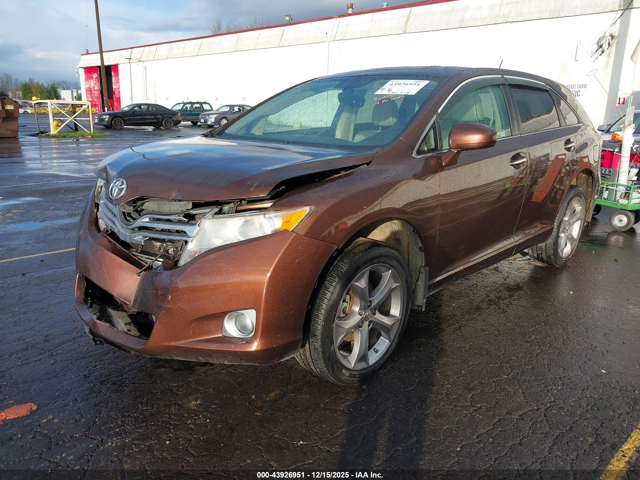 TOYOTA VENZA image 2