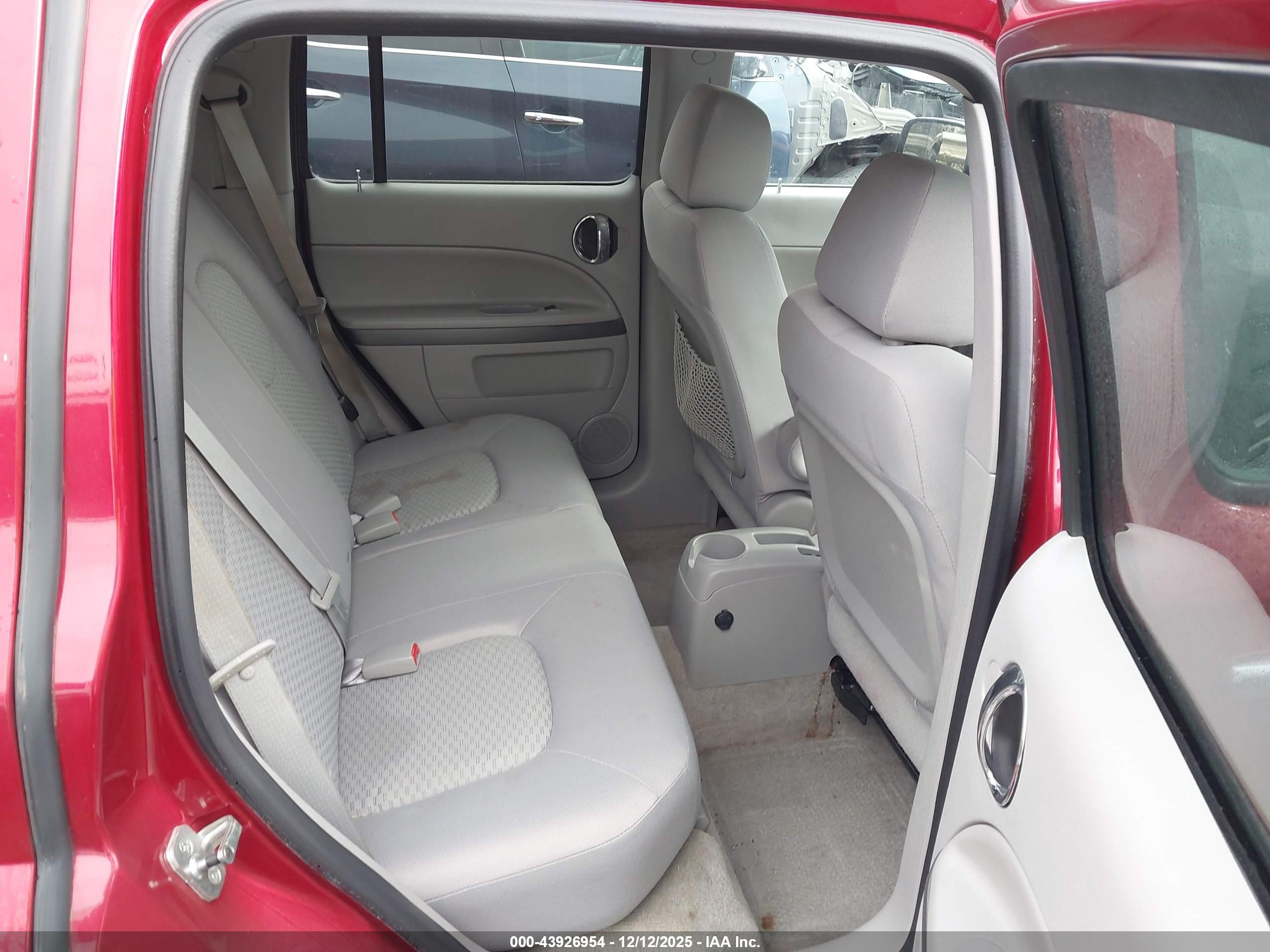 CHEVROLET HHR image 8