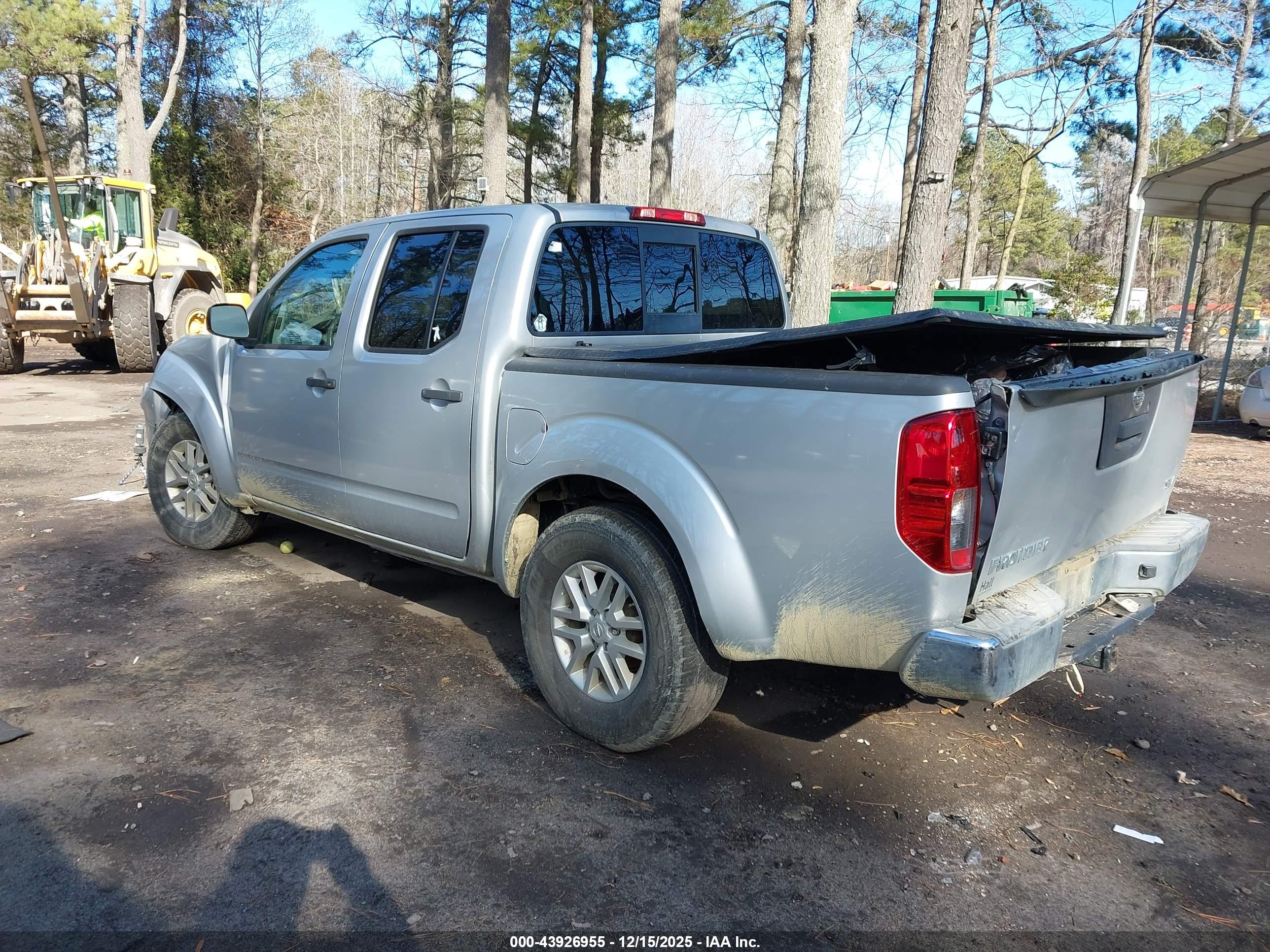 NISSAN FRONTIER image 3
