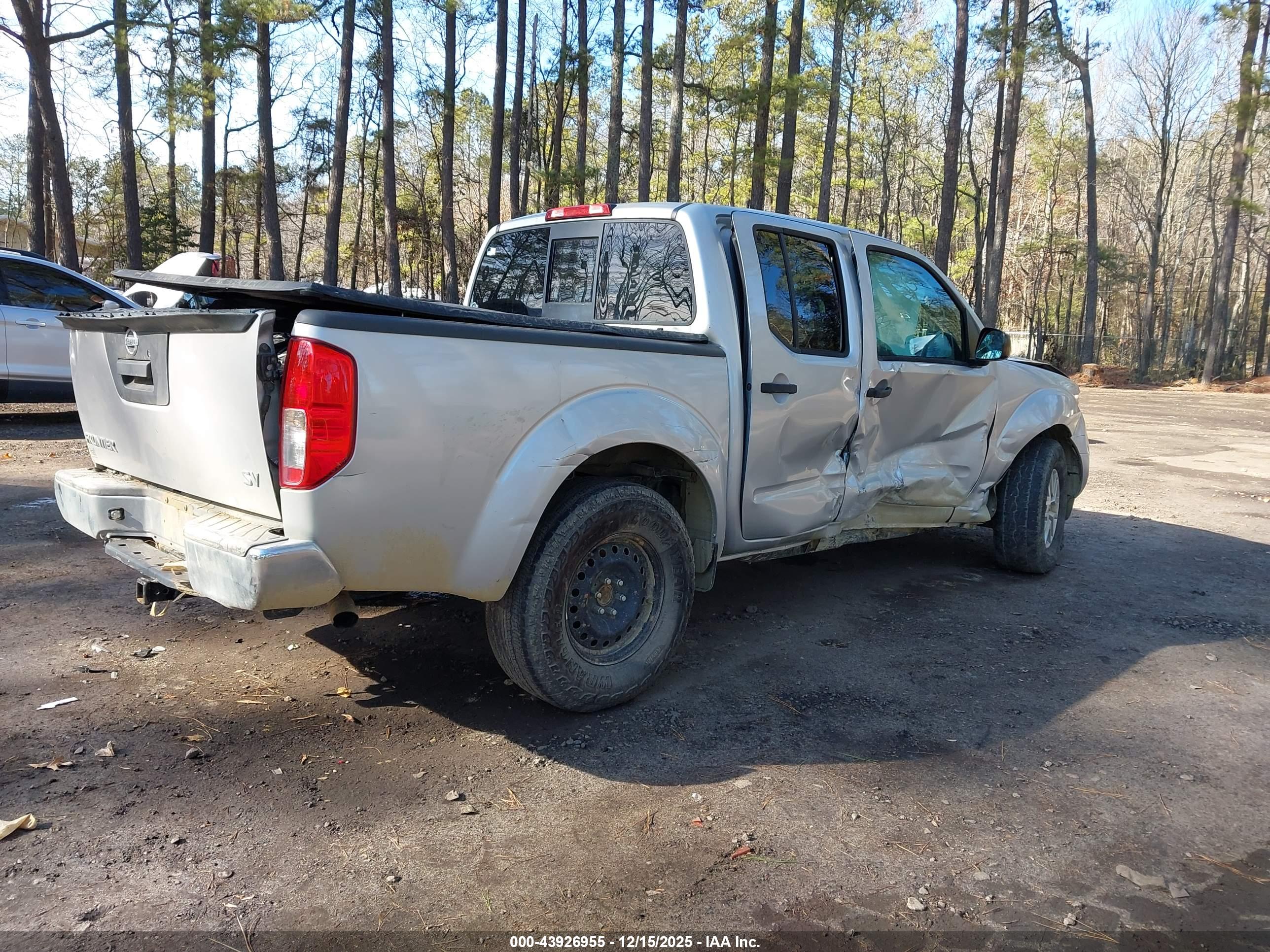 NISSAN FRONTIER image 4