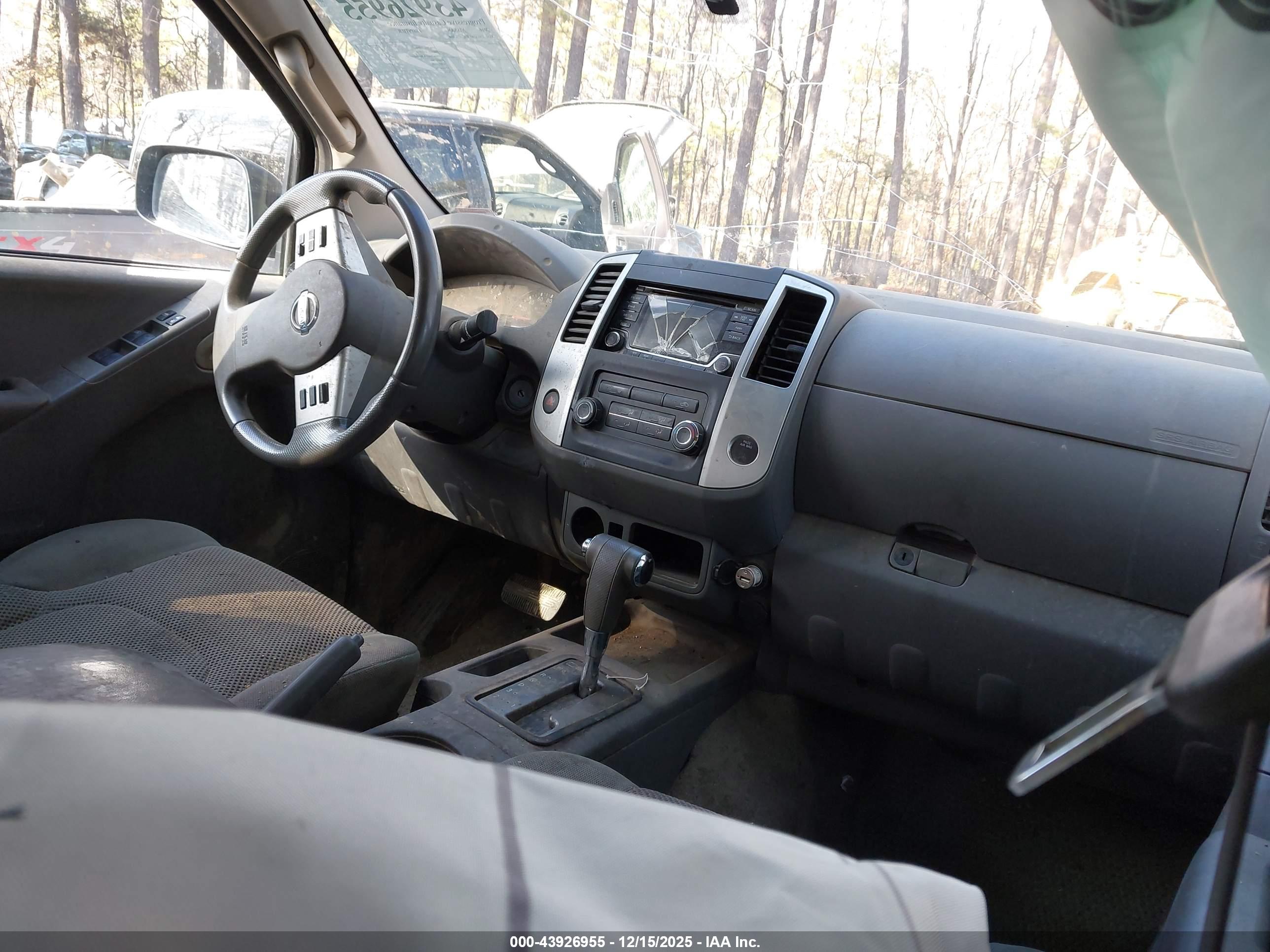 NISSAN FRONTIER image 5