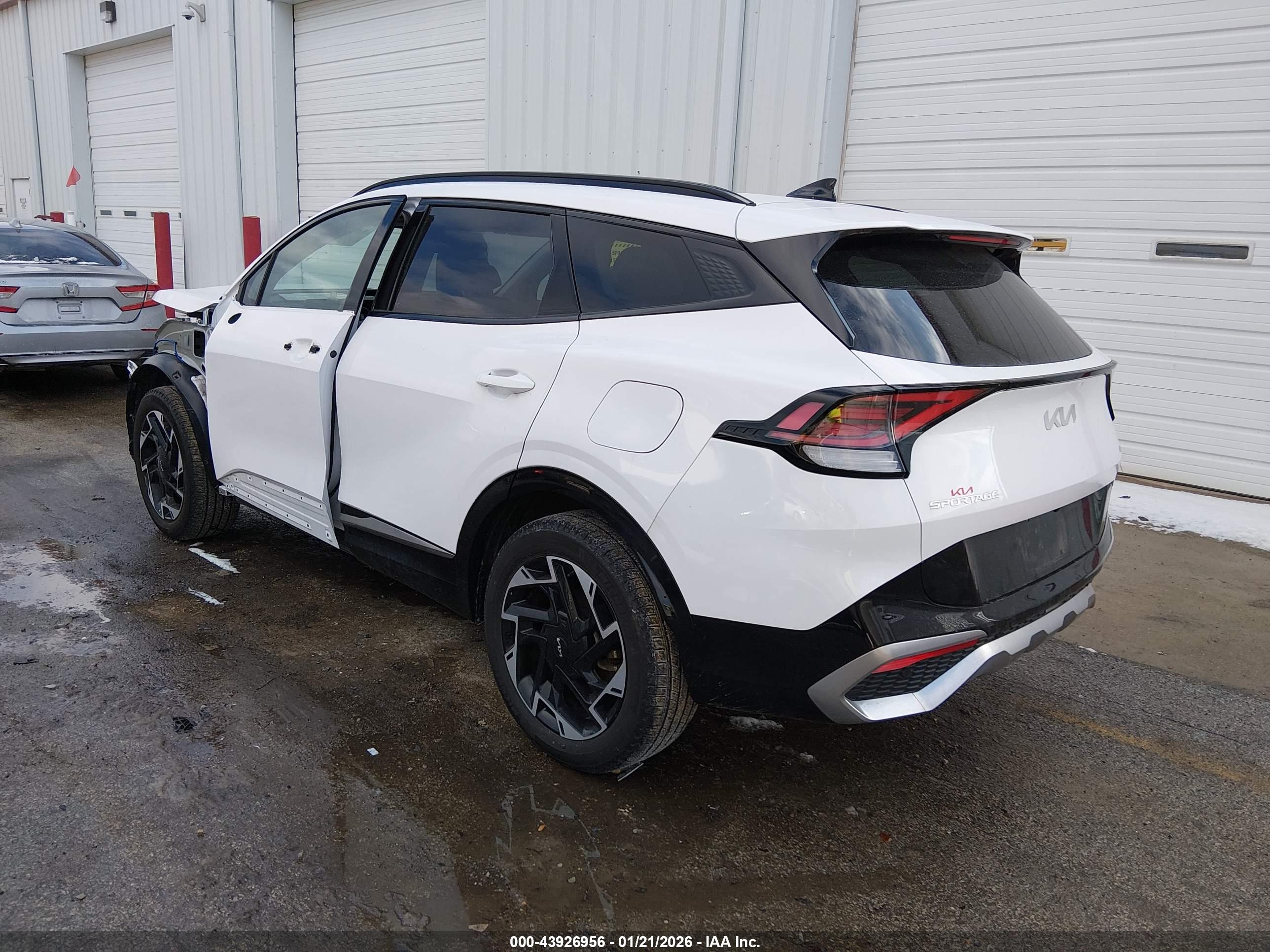 KIA SPORTAGE image 3