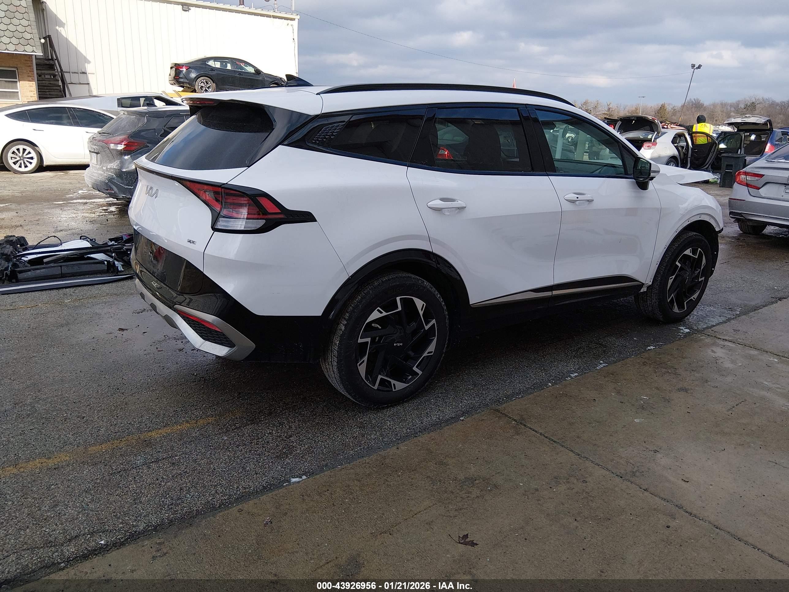 KIA SPORTAGE image 4