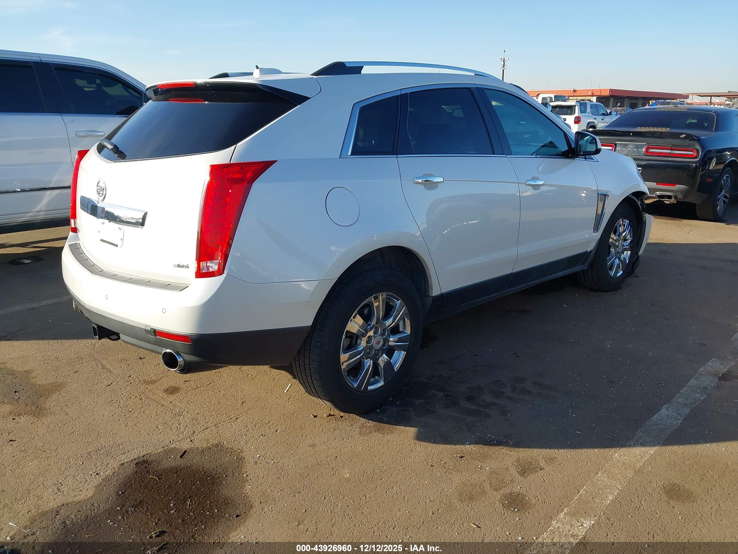 CADILLAC SRX image 4