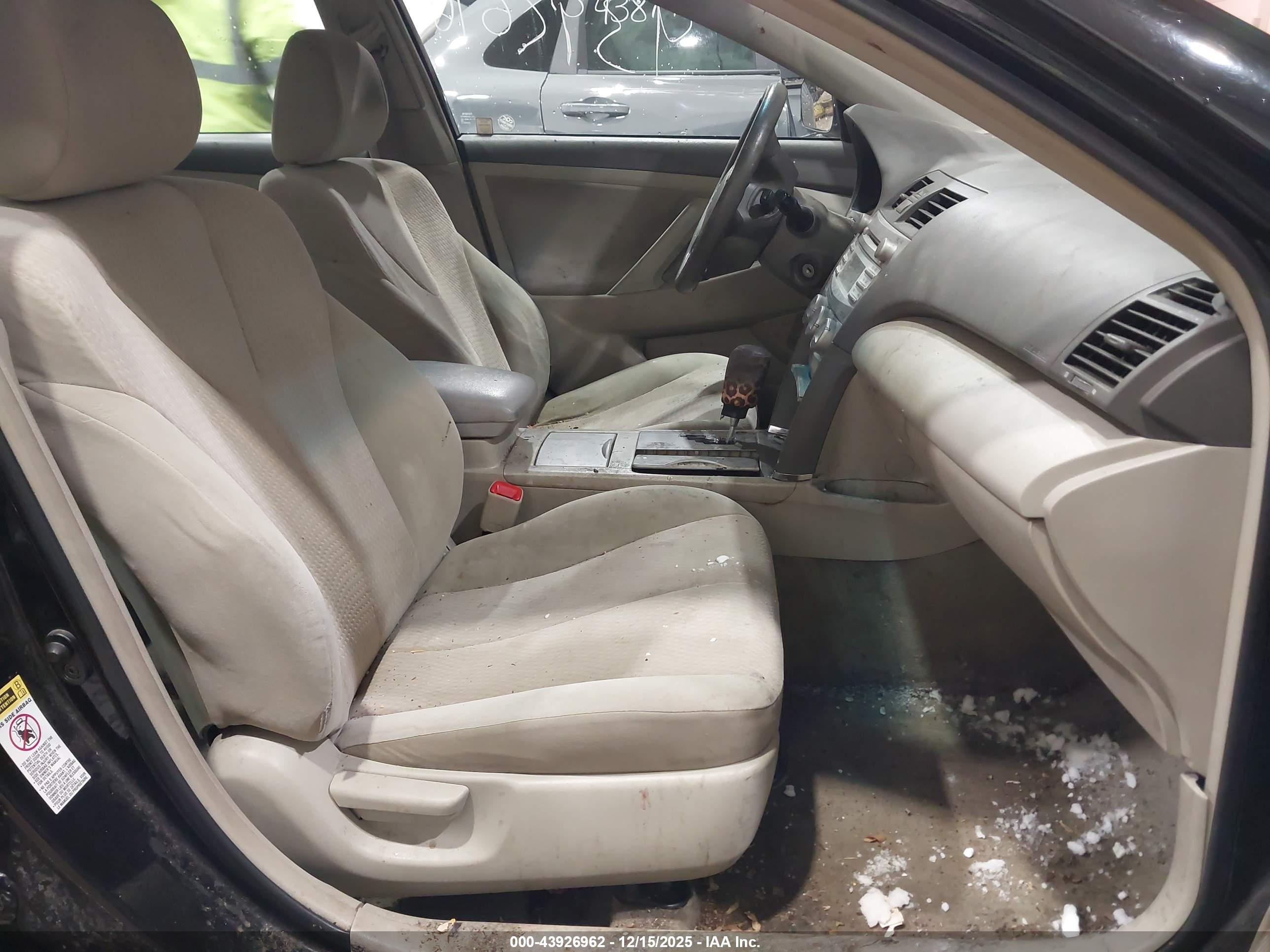 TOYOTA CAMRY image 5