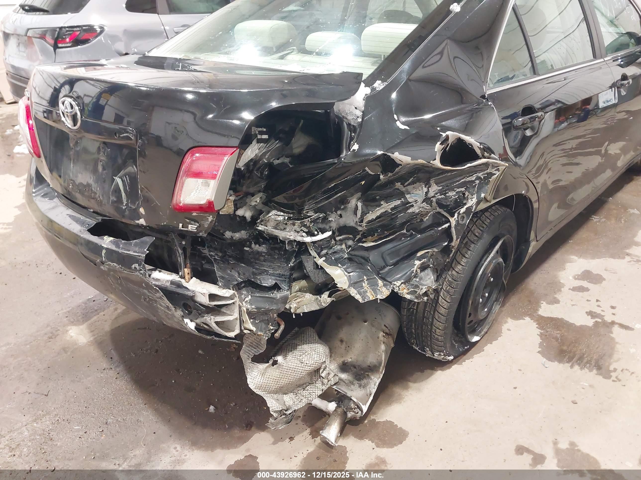 TOYOTA CAMRY image 6