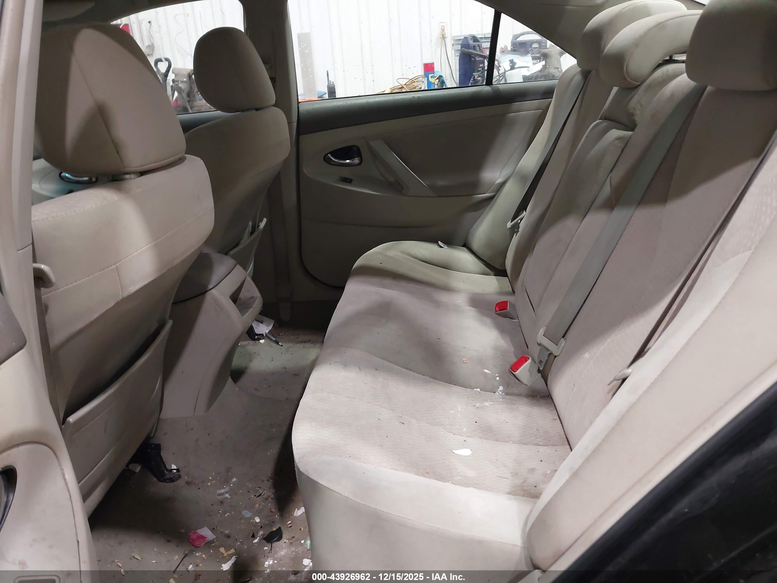 TOYOTA CAMRY image 8
