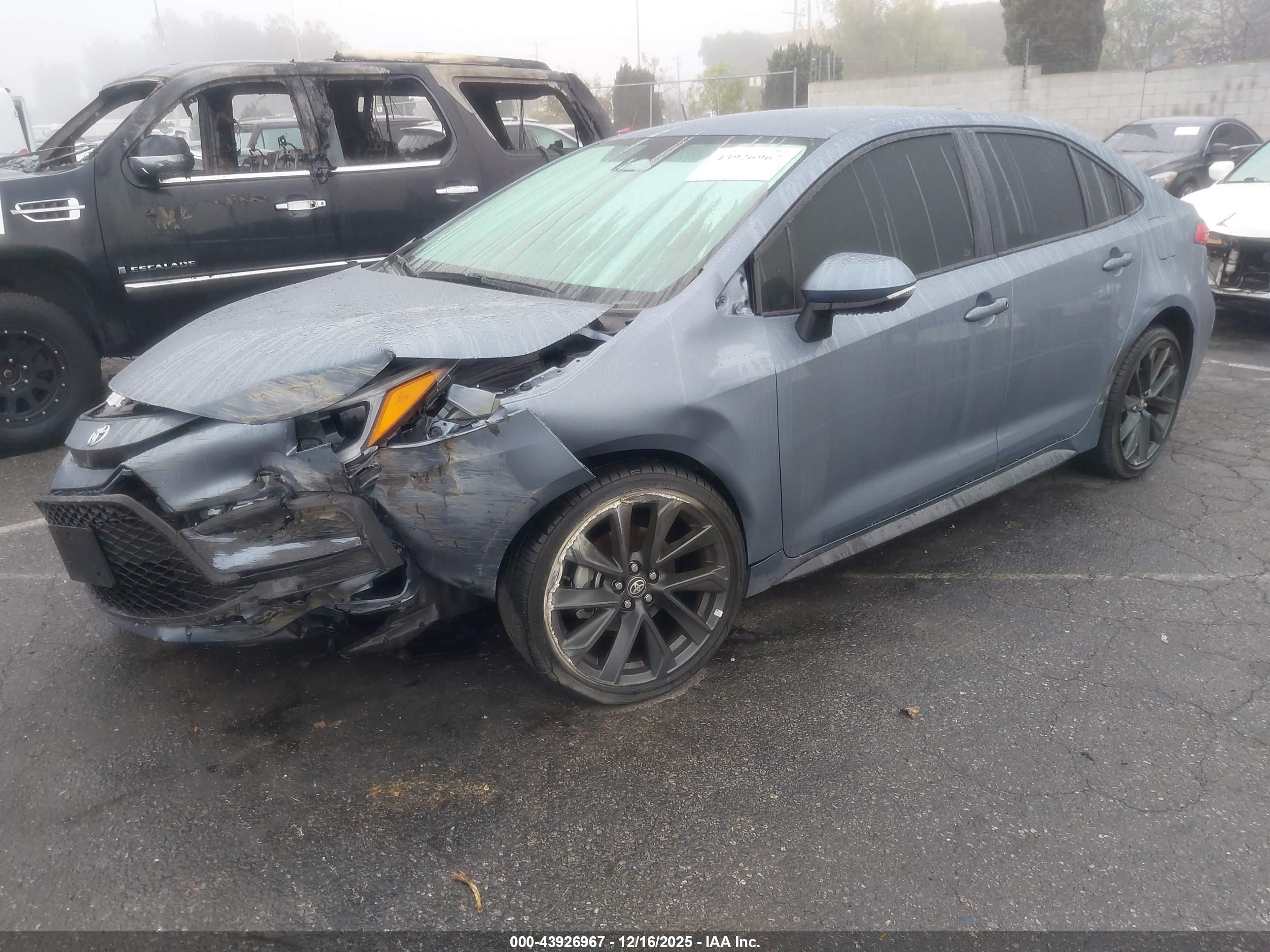 TOYOTA COROLLA image 2