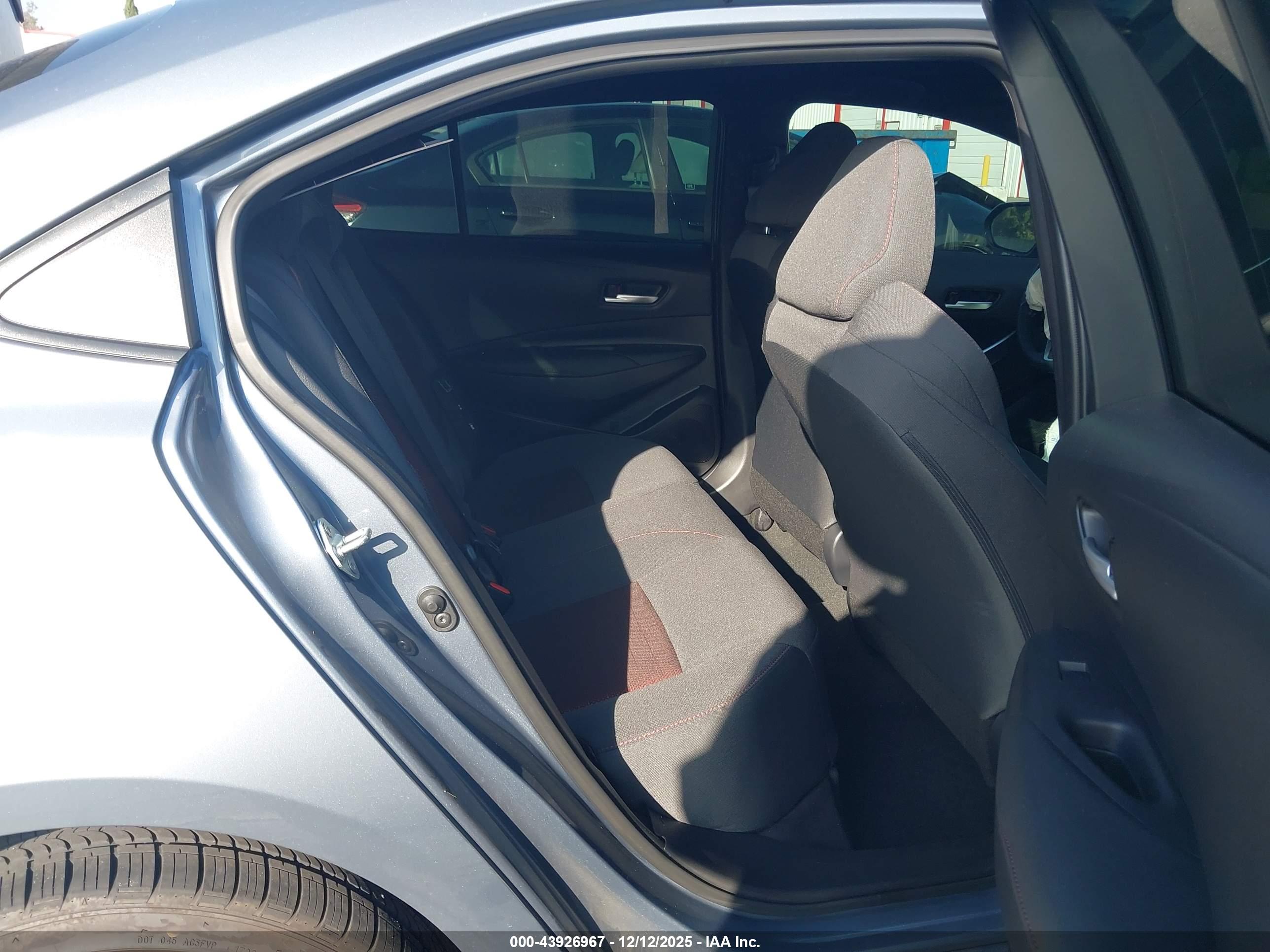 TOYOTA COROLLA image 8
