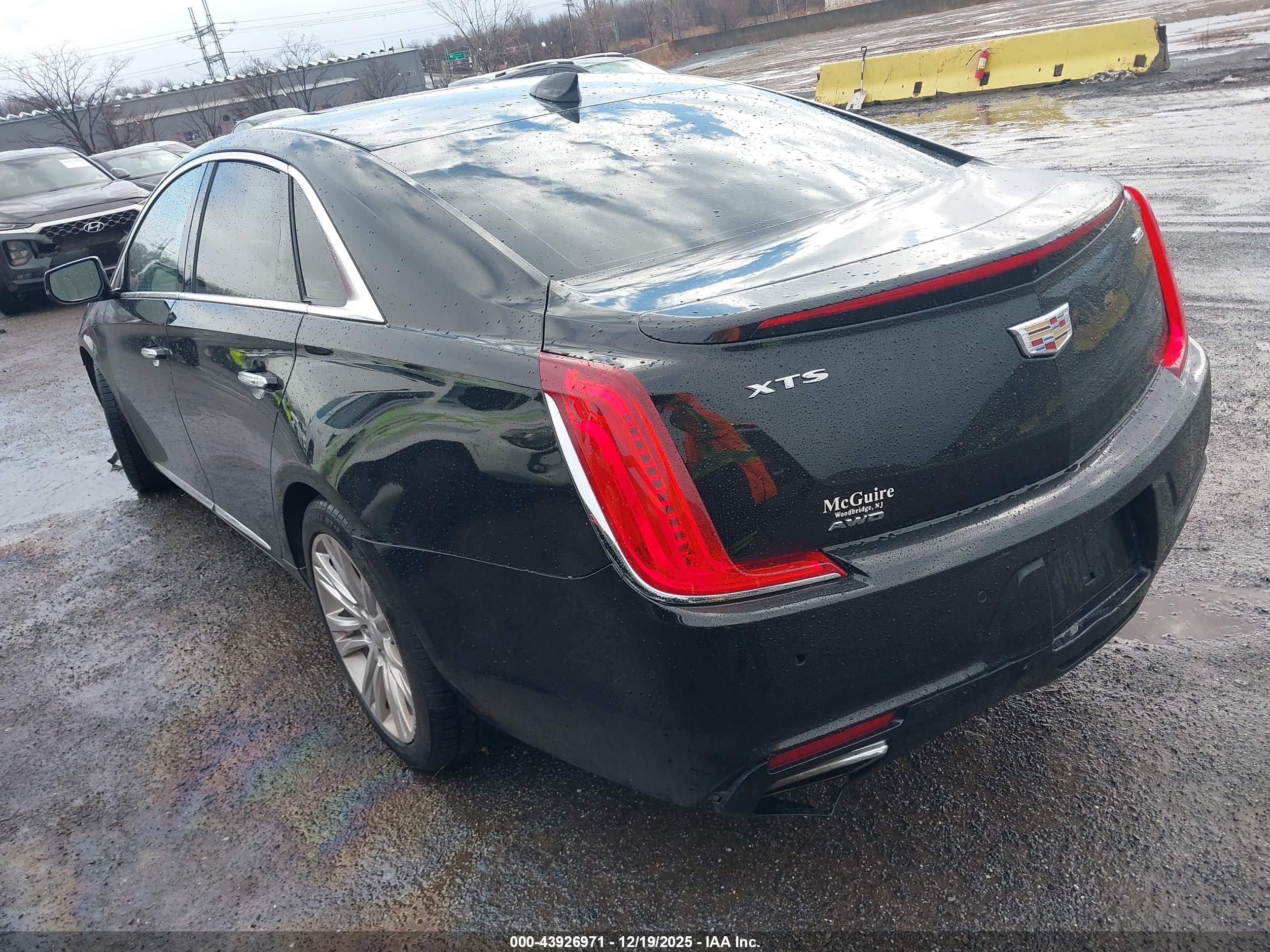 CADILLAC XTS image 3