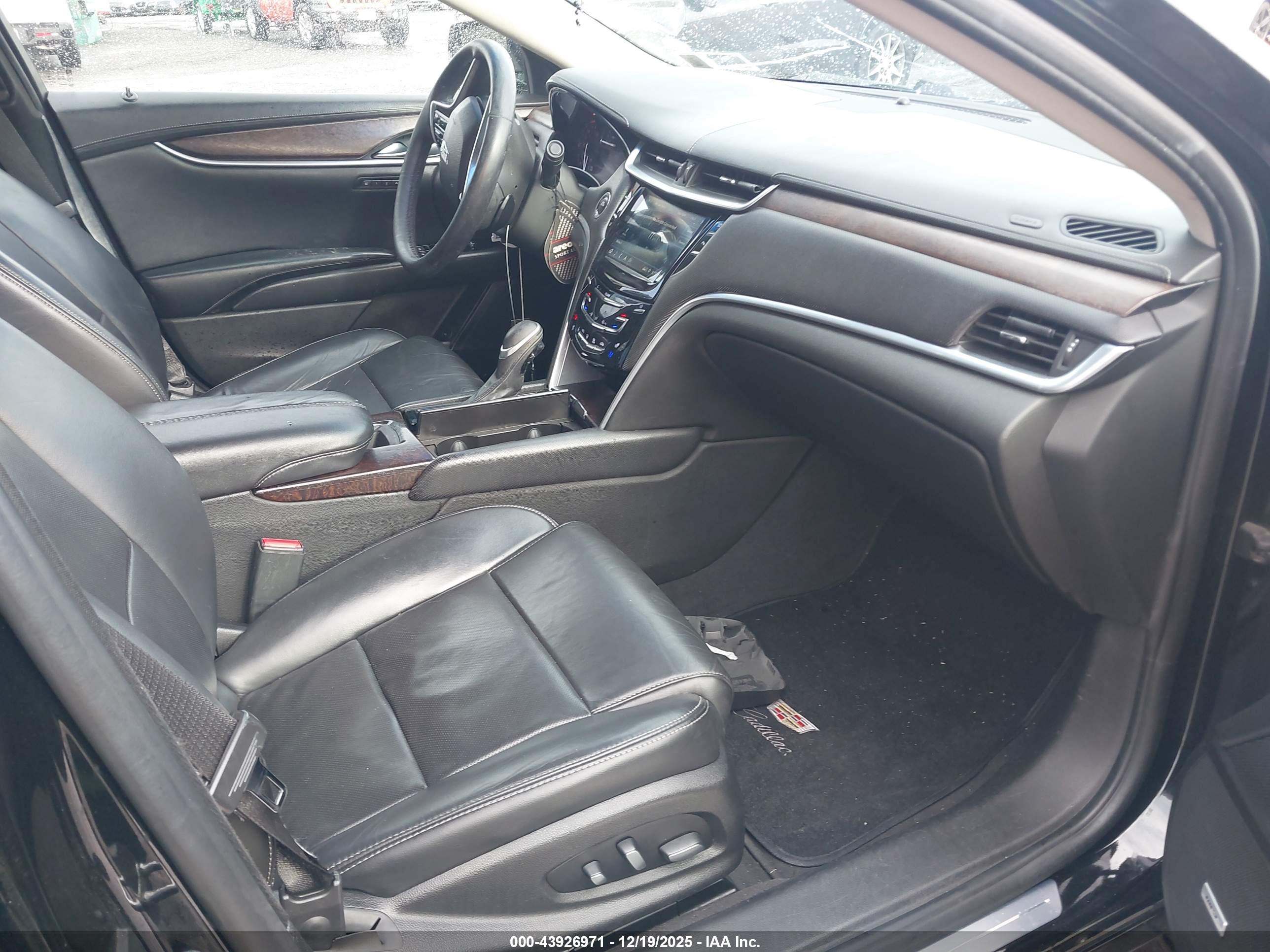 CADILLAC XTS image 5