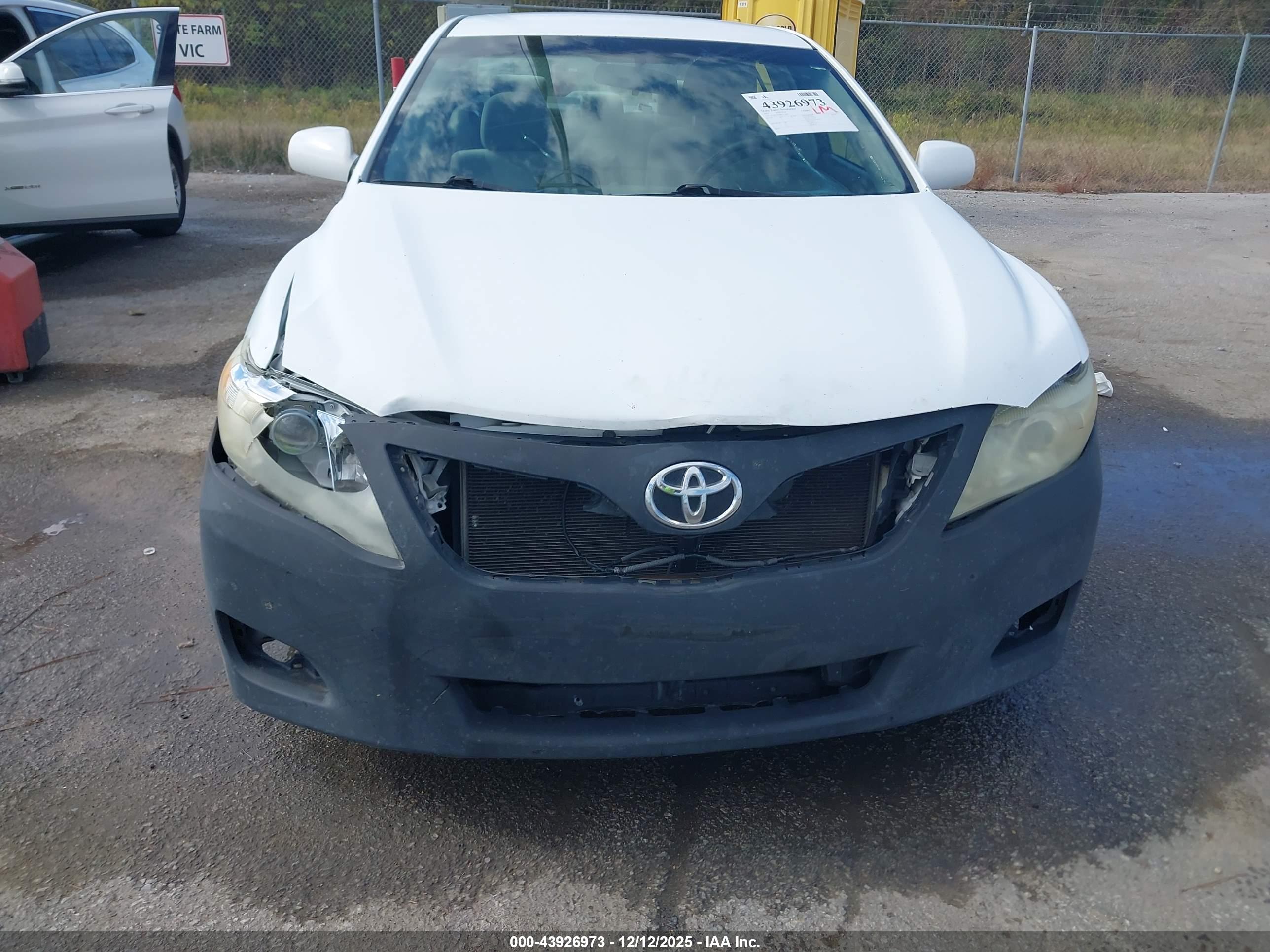 TOYOTA CAMRY image 6