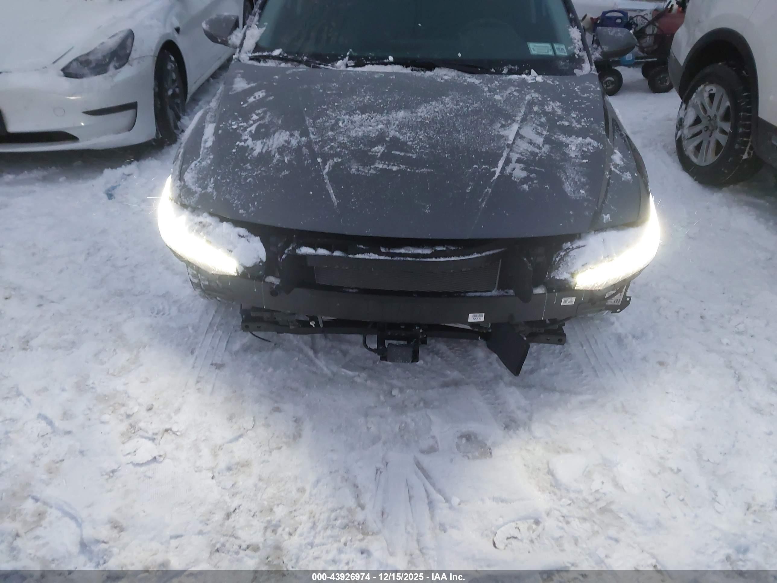 HYUNDAI ELANTRA image 6