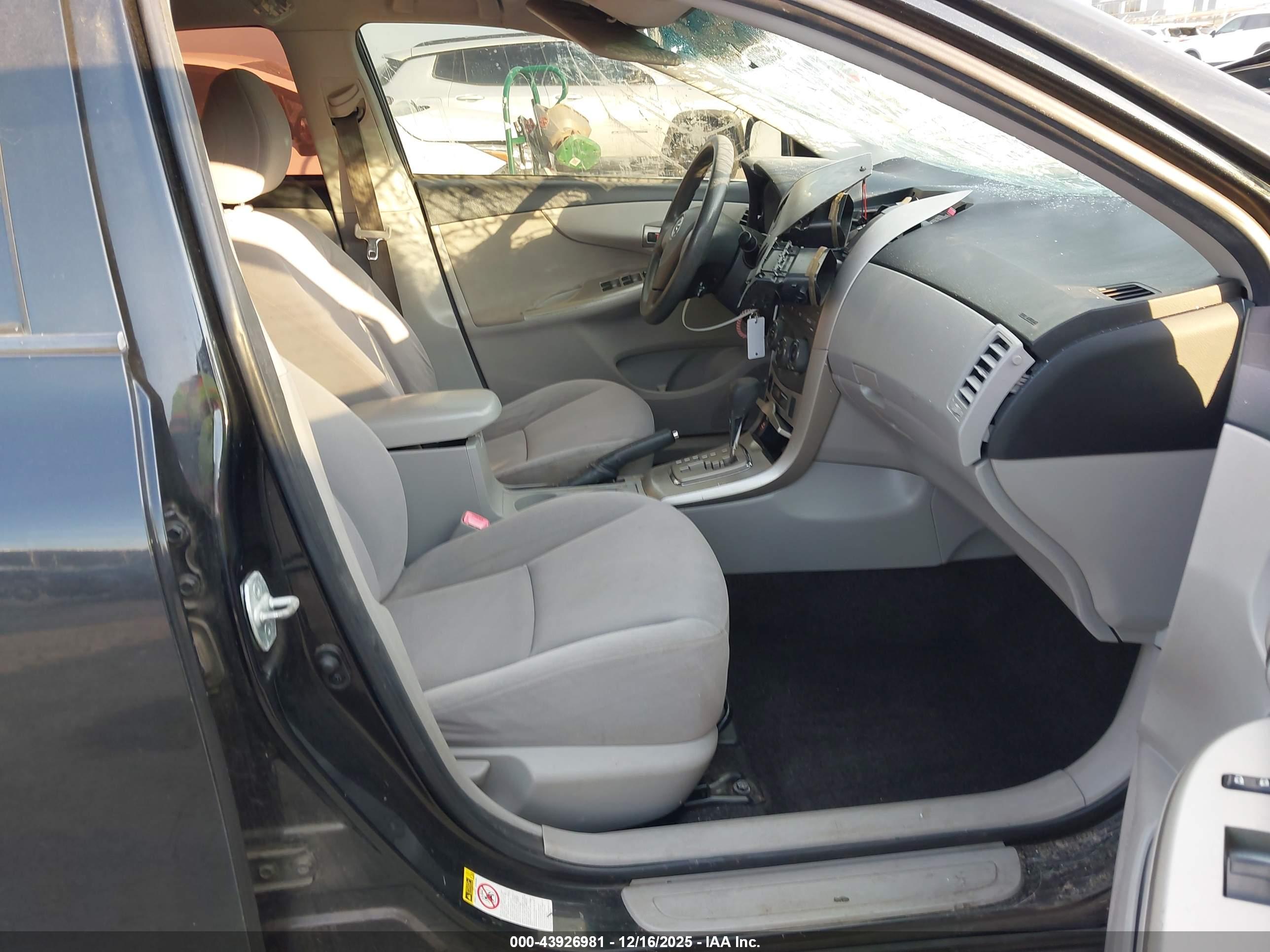 TOYOTA COROLLA image 5