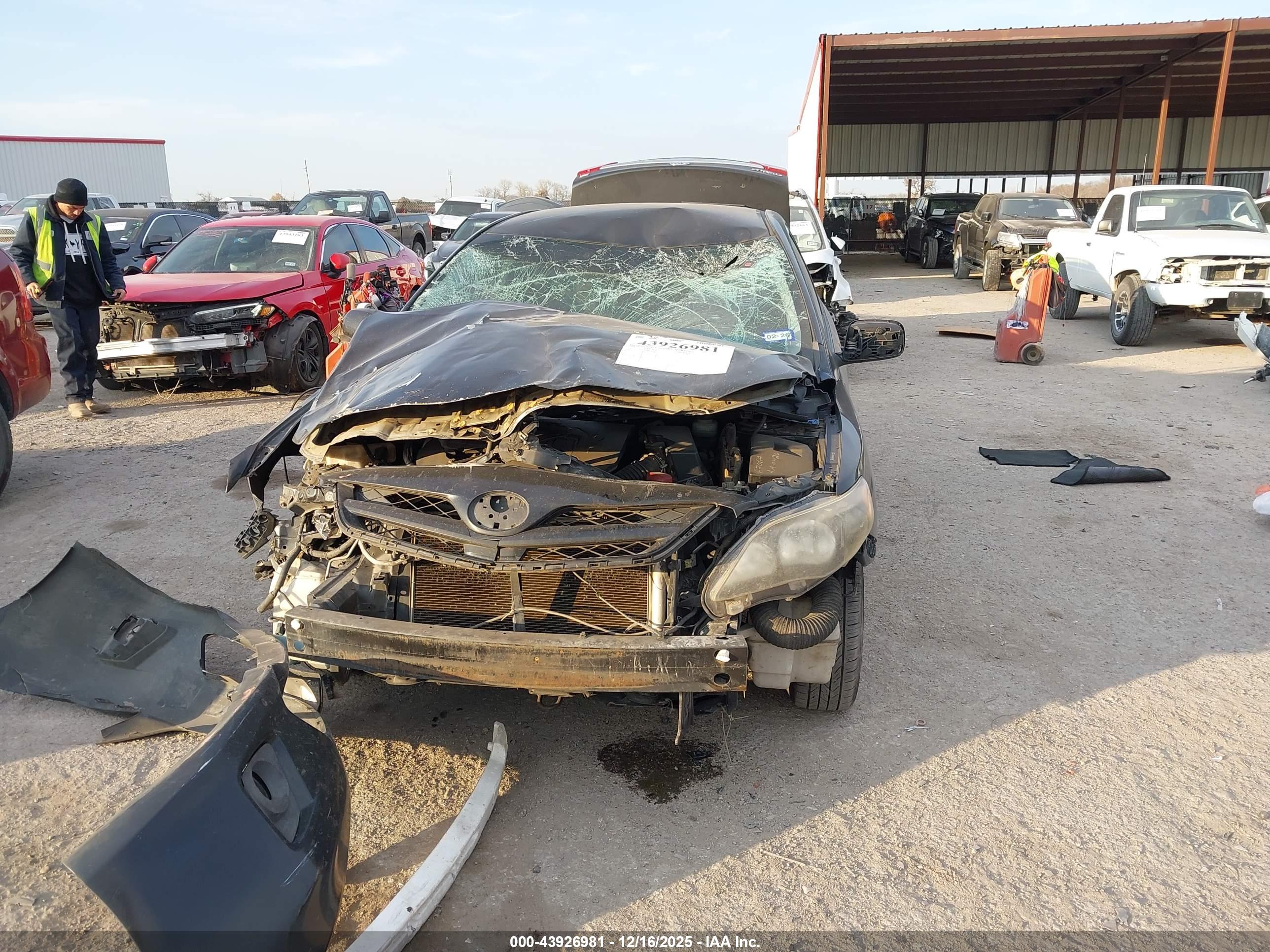 TOYOTA COROLLA image 6