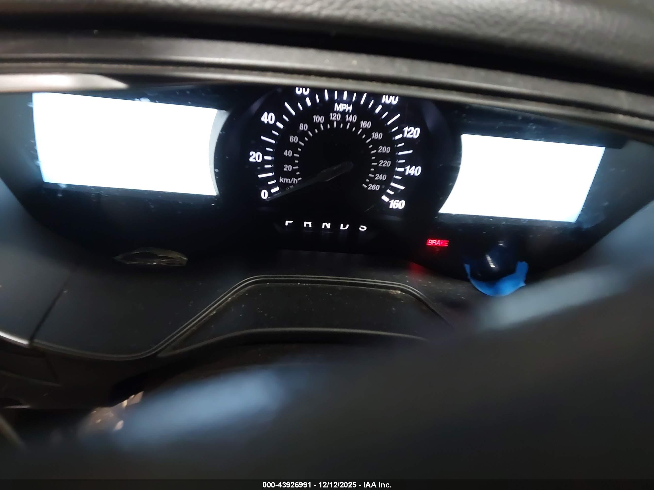 FORD FUSION image 7