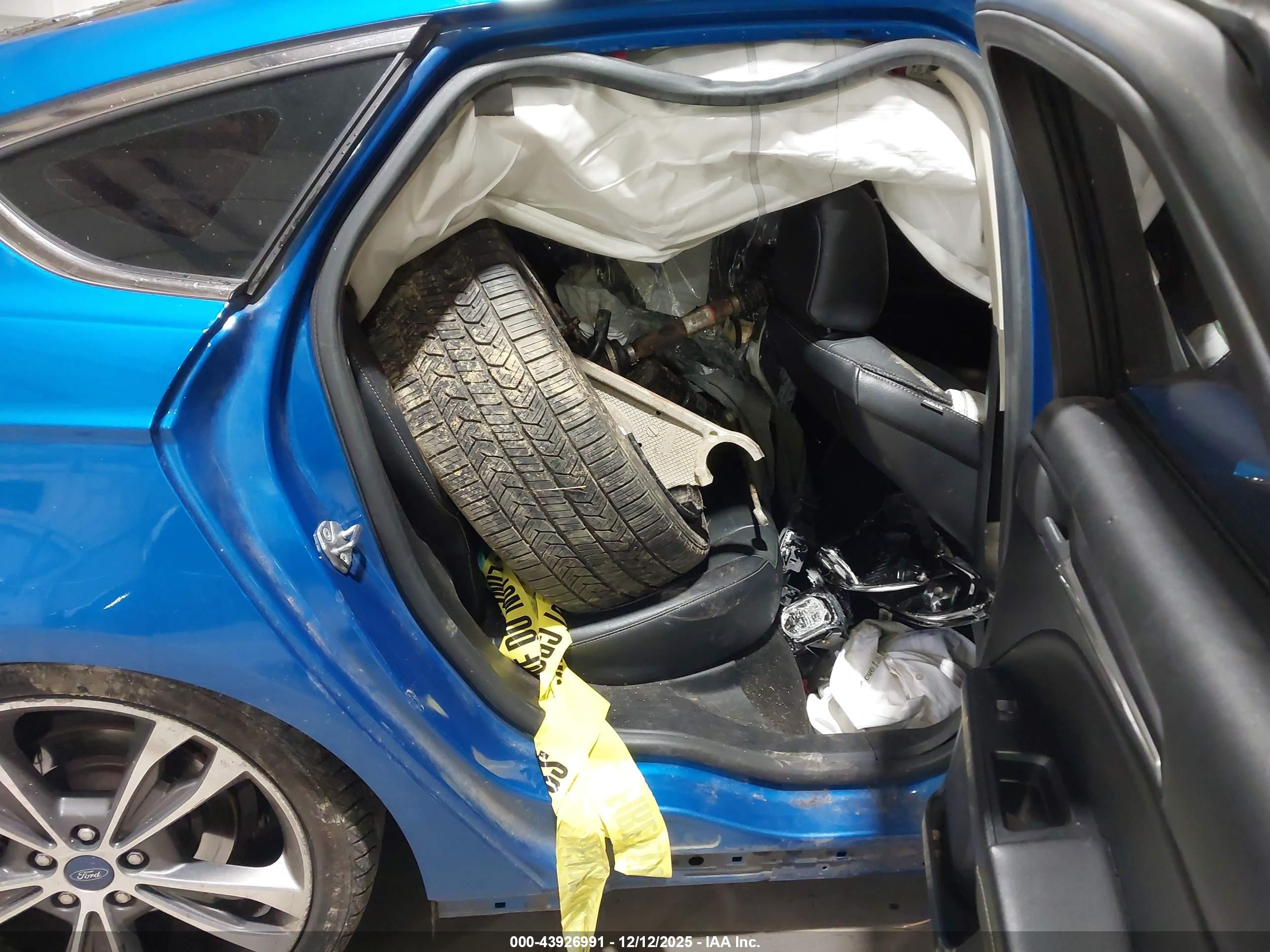 FORD FUSION image 8