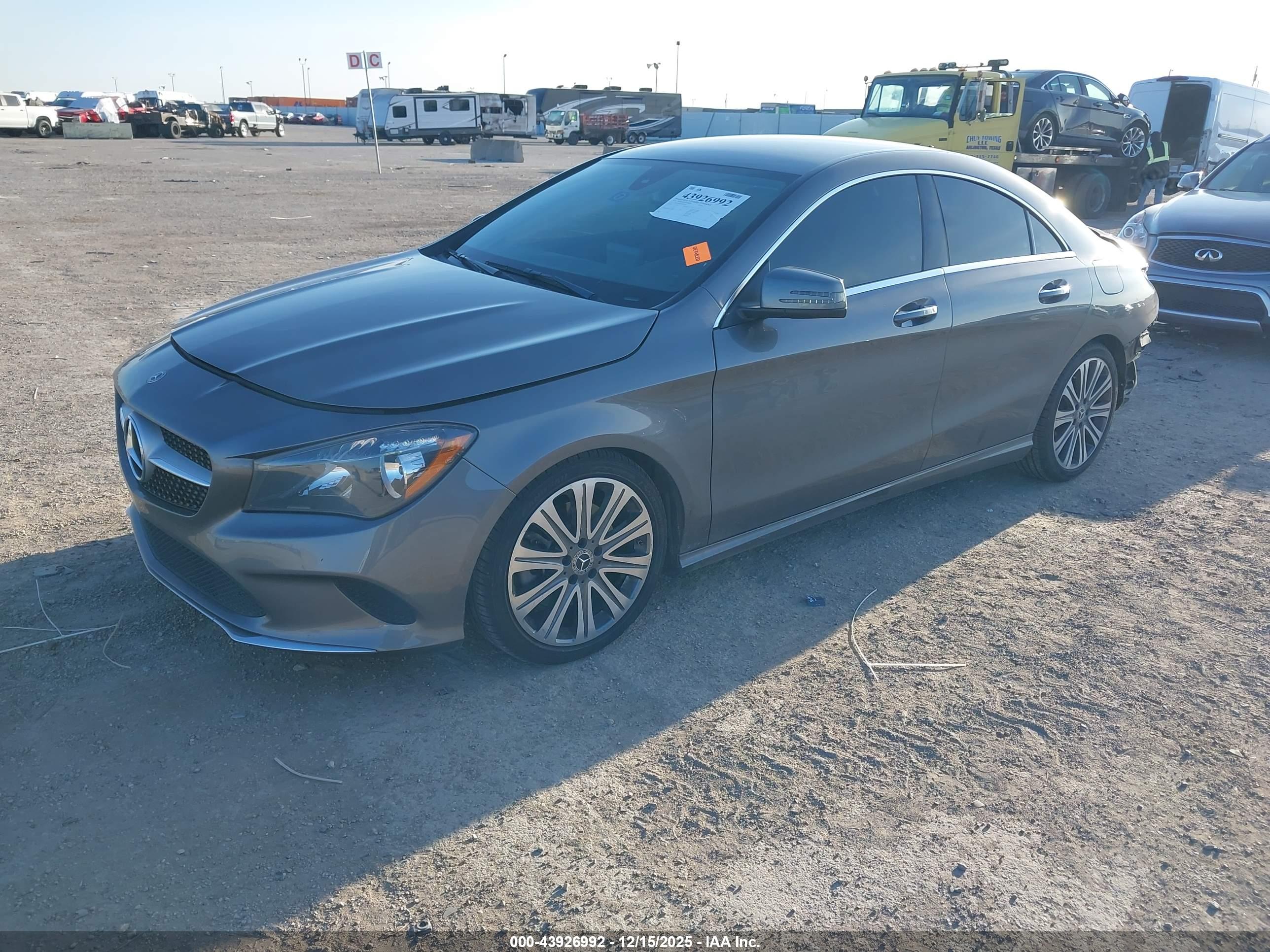 MERCEDES-BENZ CLA image 2