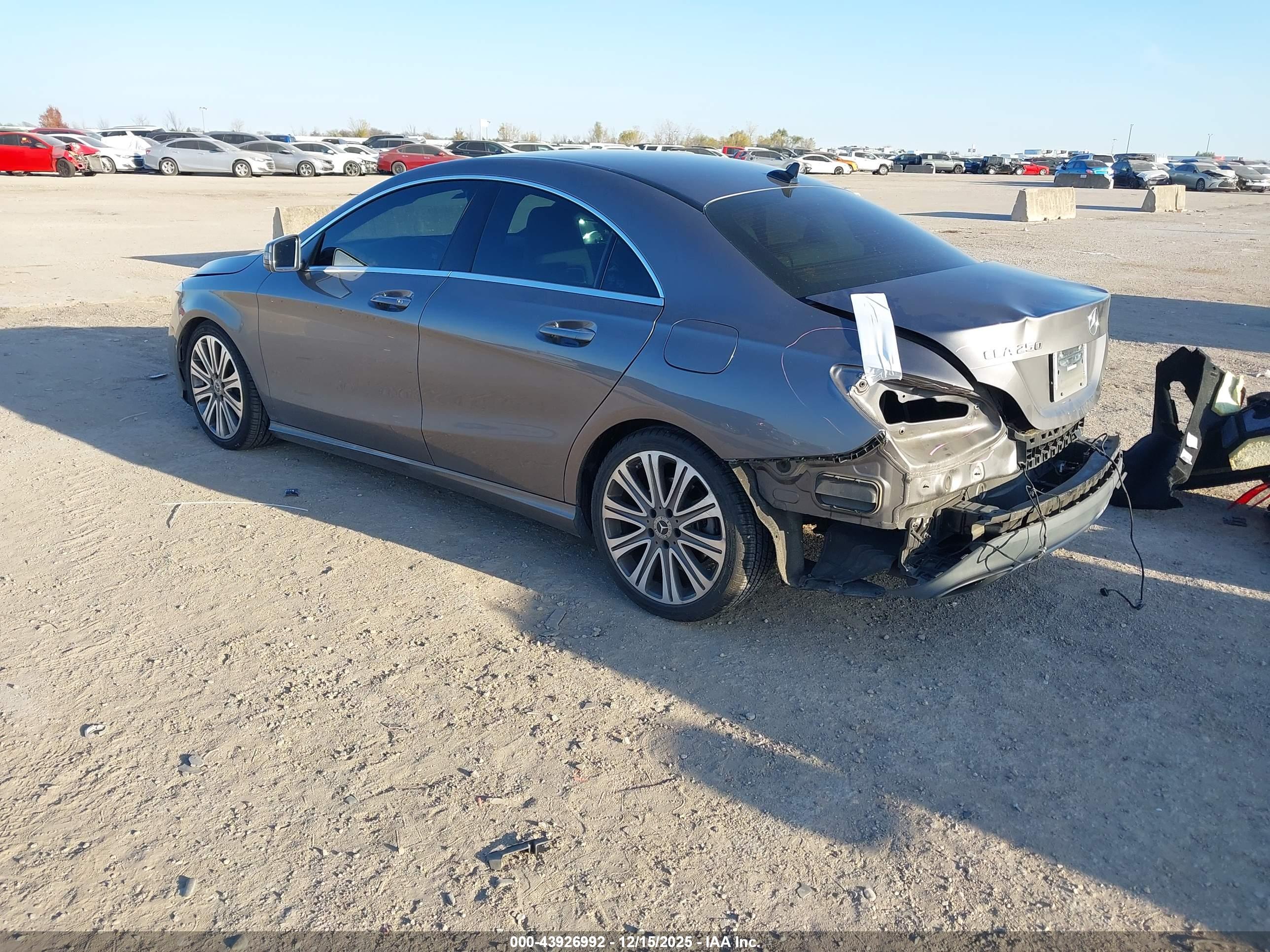 MERCEDES-BENZ CLA image 3